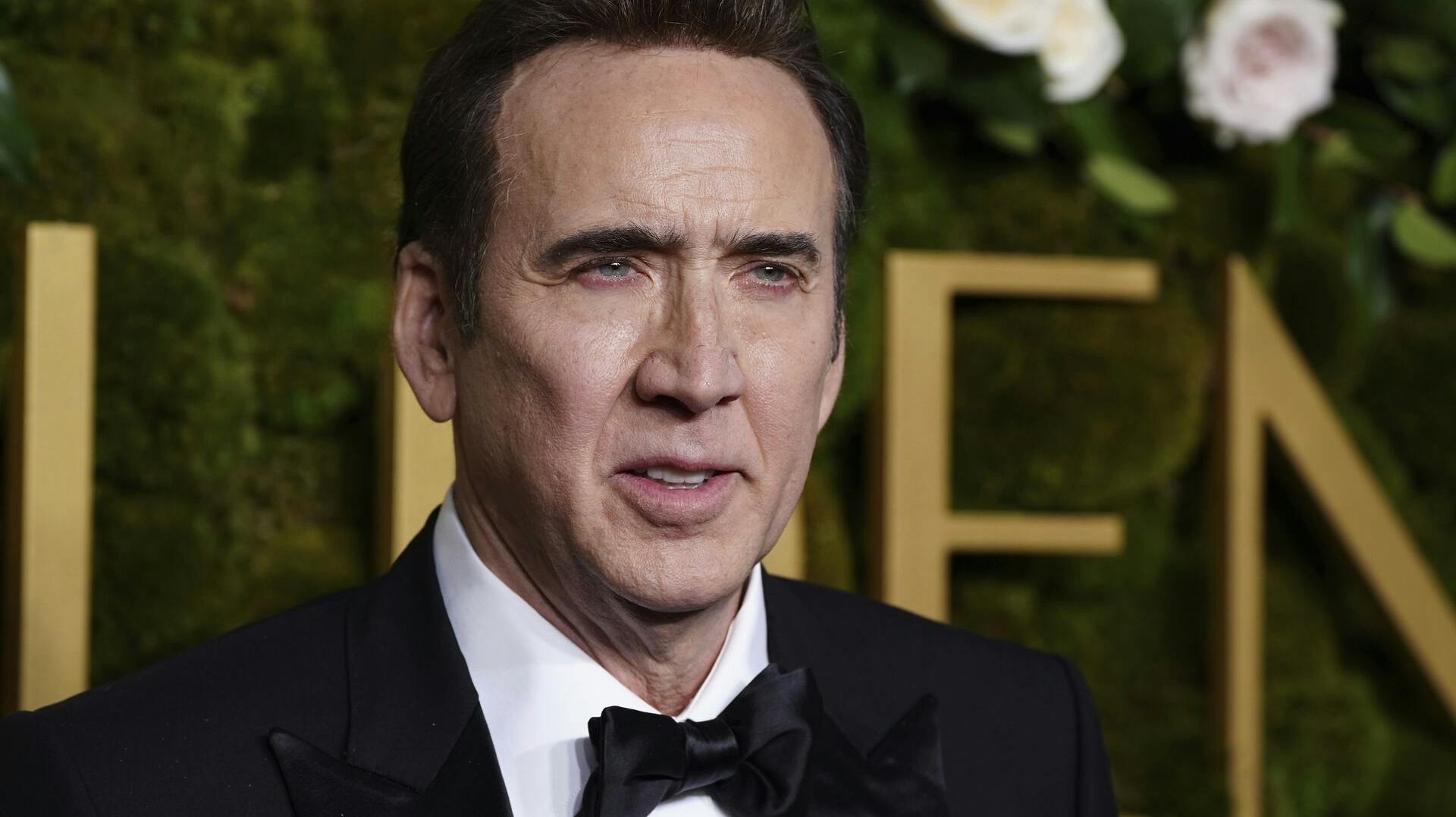 Nicolas Cage fortrød hurtigt og sendte dykkere ned for at finde den dyre ring.