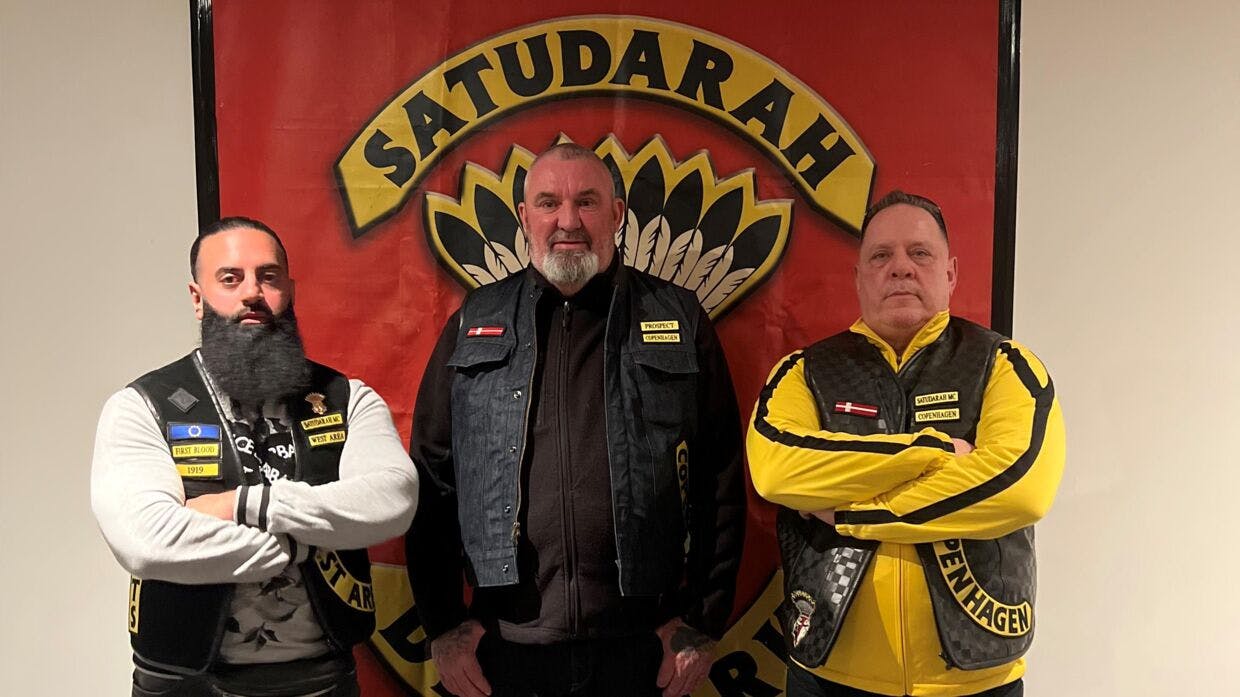Til venstre på billedet ses Nadim Khan, der i dag er en af topfigurerne i den danske rockerklub Comanches. Torsdag fremstilles han i grundlovsforhør, sigtet for narkosmugling.