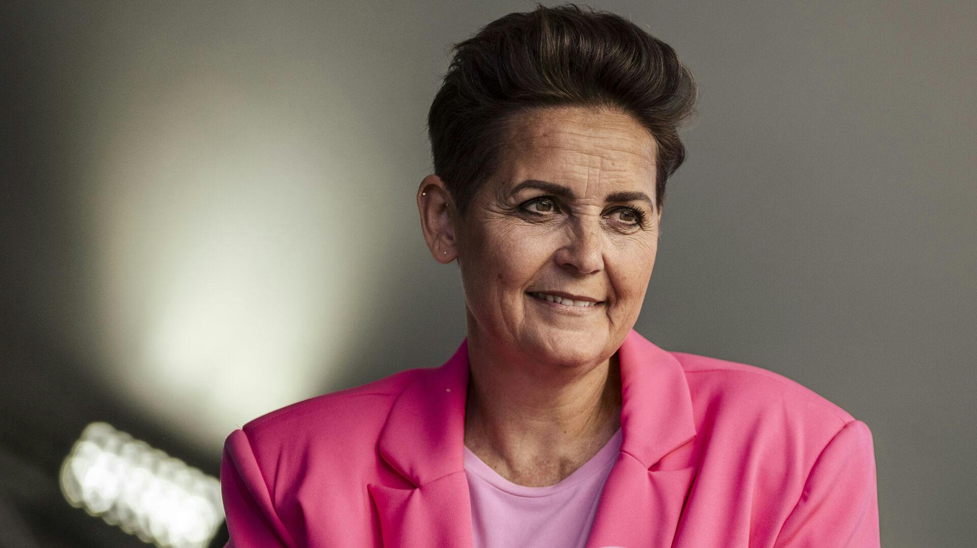 Socialistisk Folkepartis forperson Pia Olsen Dyhr holder SFs partiledertale på Hovedscenen på Folkemødet 2024 i Allinge fredag den 14. juni 2024. (Foto: Thomas Traasdahl/Scanpix 2024)