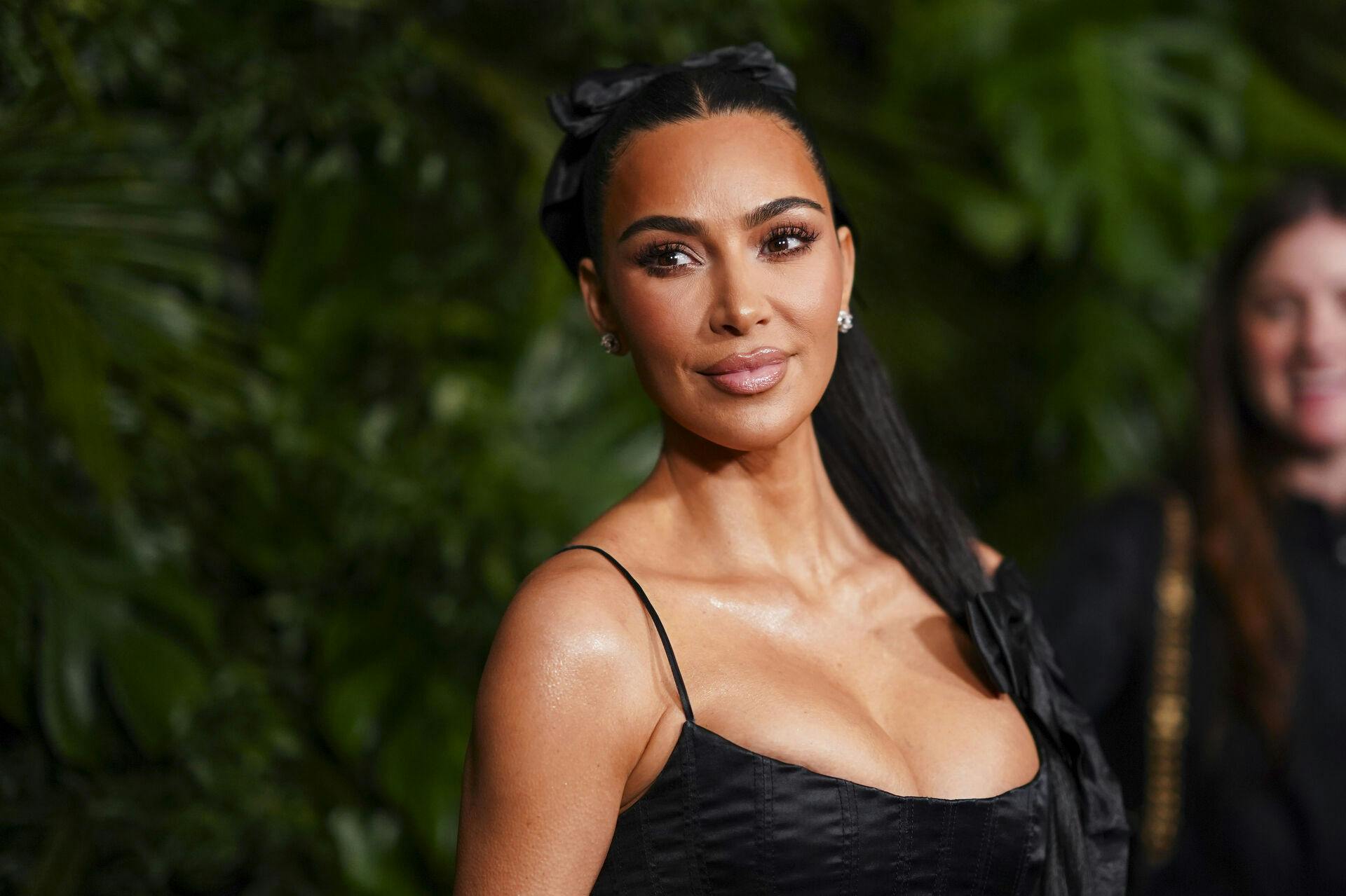 Kim Kardashian har tidligere udtalt, at man ikke sætter "klistermærker på en Bentley". 