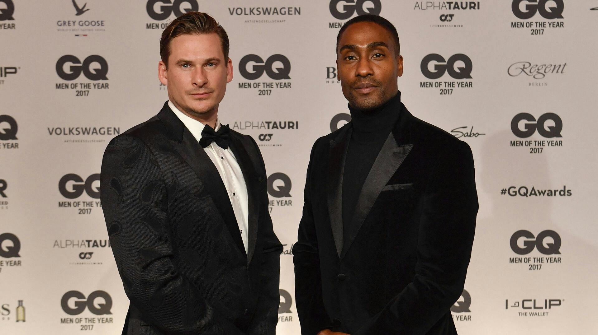 Lee Ryan (tv.) sammen med bandkammeraten Simon Webbe (th.).