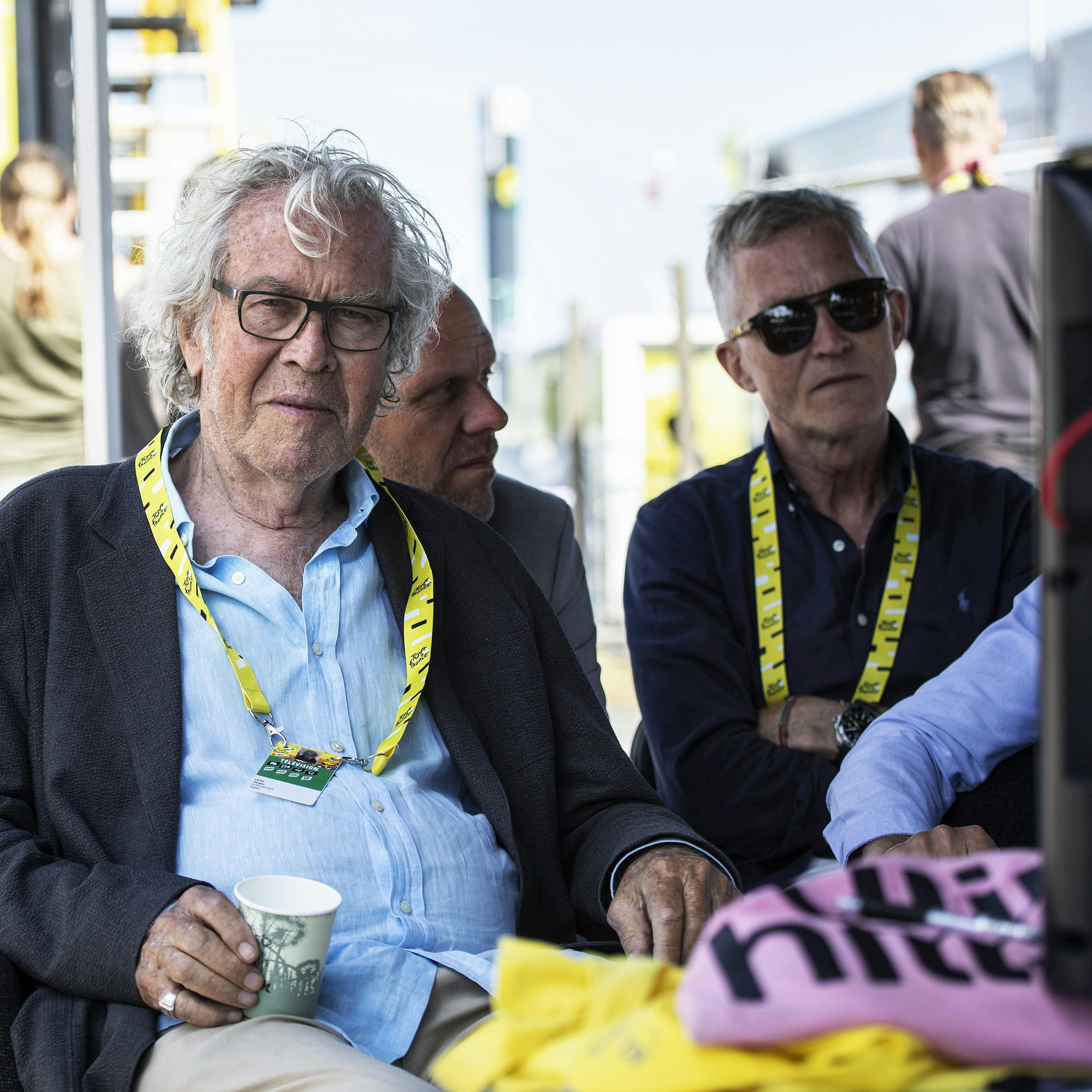 Jørgen Leth og Brian Holm (th.) arbejdede kun kort sammen under Tour de France-starten i Danmark 2022. Men de to var gode venner.