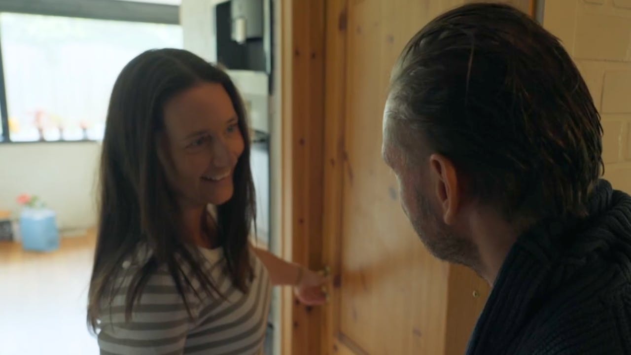 Fire rum er off limits, da Mette Overmark flytter ind hos Thomas Clausen i deres arrangerede ægteskab.