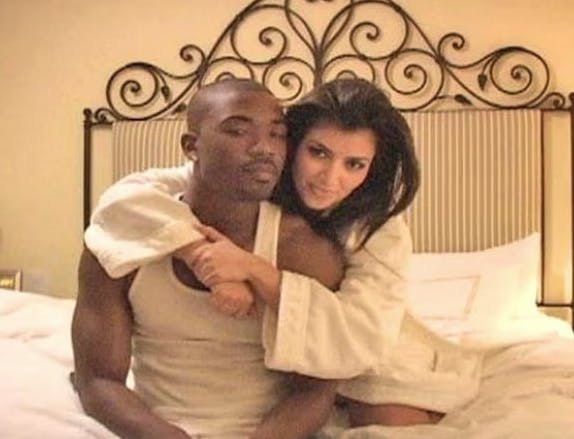 Kim Kardashian og Ray J i deres famøse sextape fra 2007.