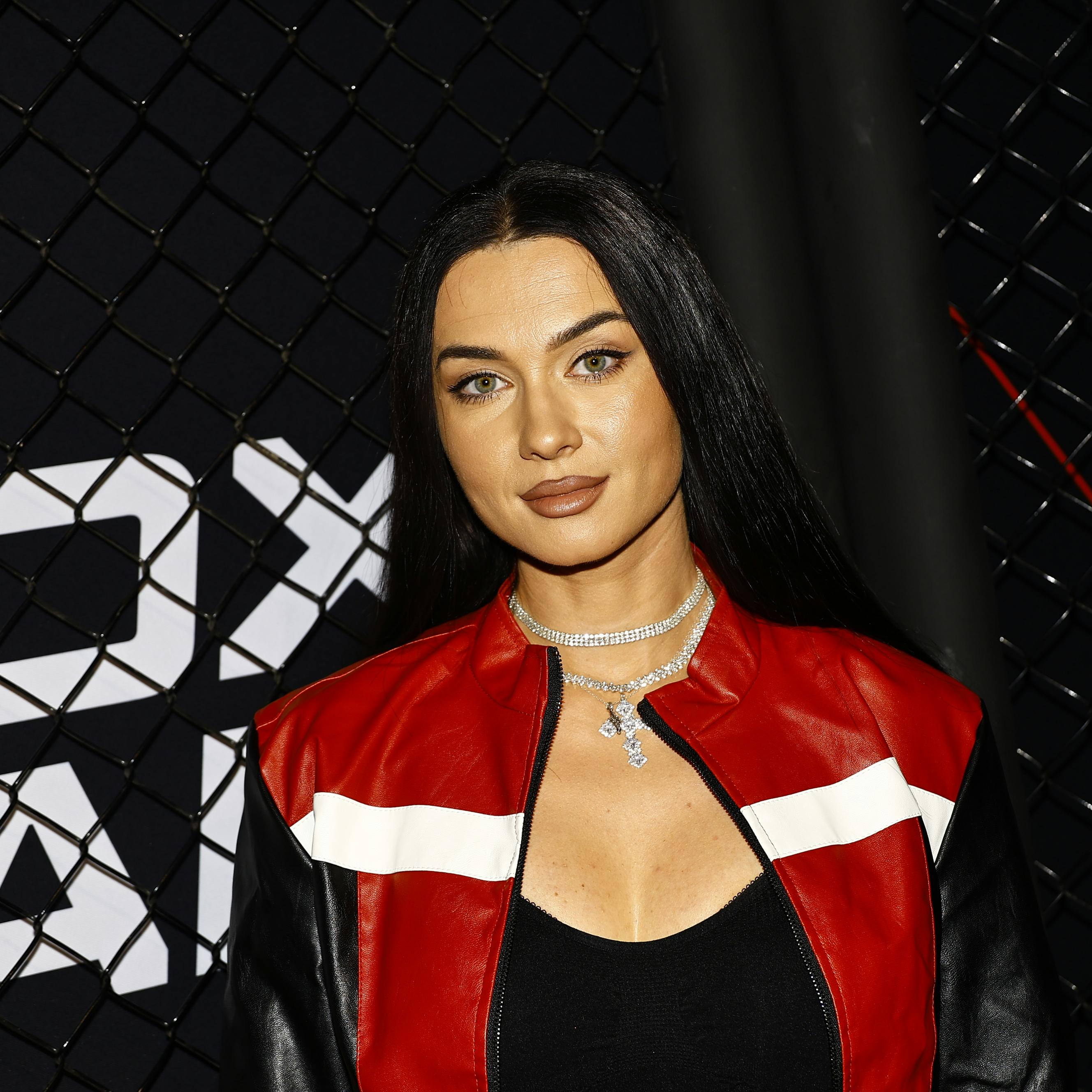 Irina Olsen medvirker i et splinternyt program på TV 2 sammen med sin søster.