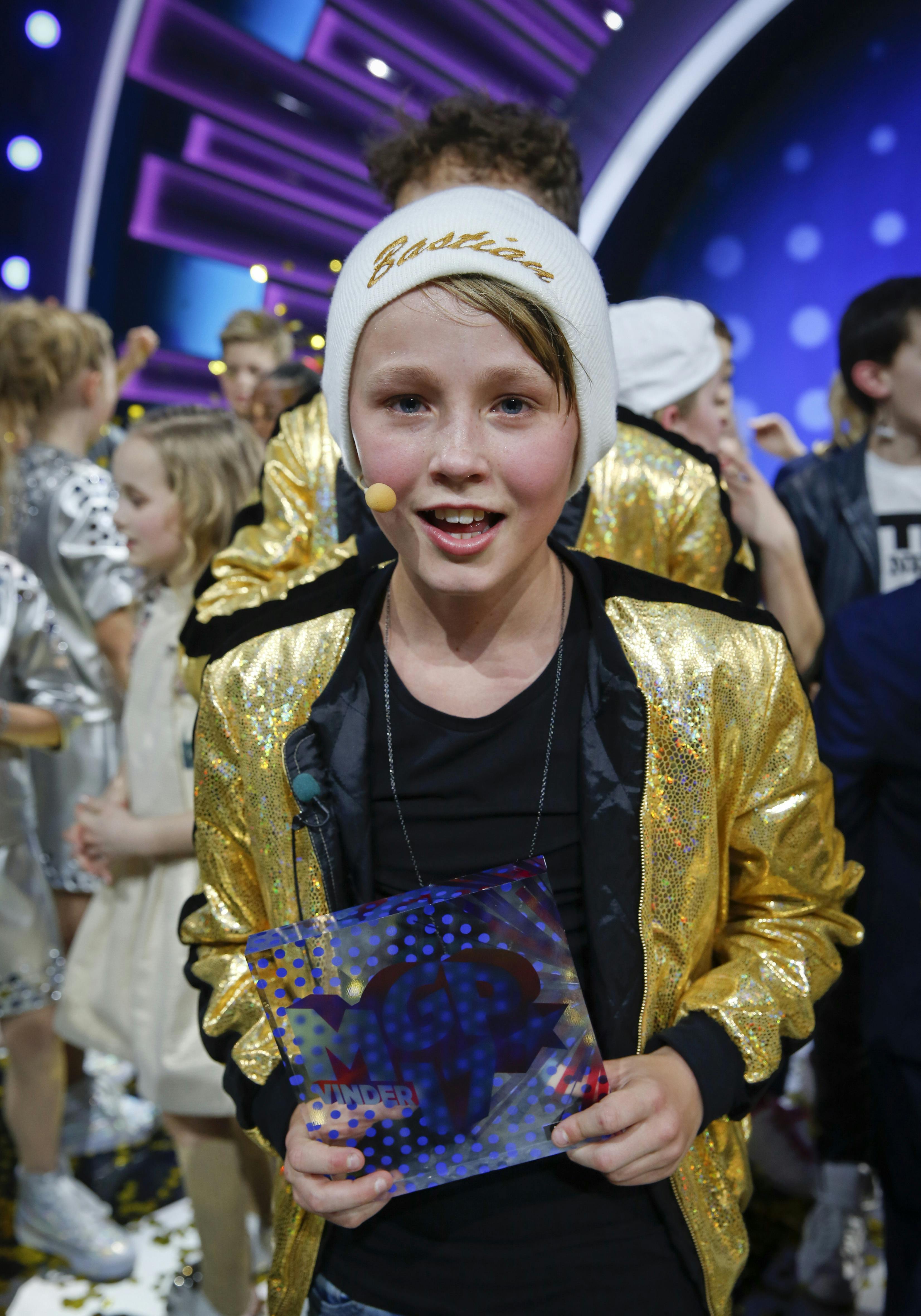 I en tæt afgørelse vandt Bastian fra Hvalsø børnenes melodigrandprix 2017 med sangen "Frikvarter". 