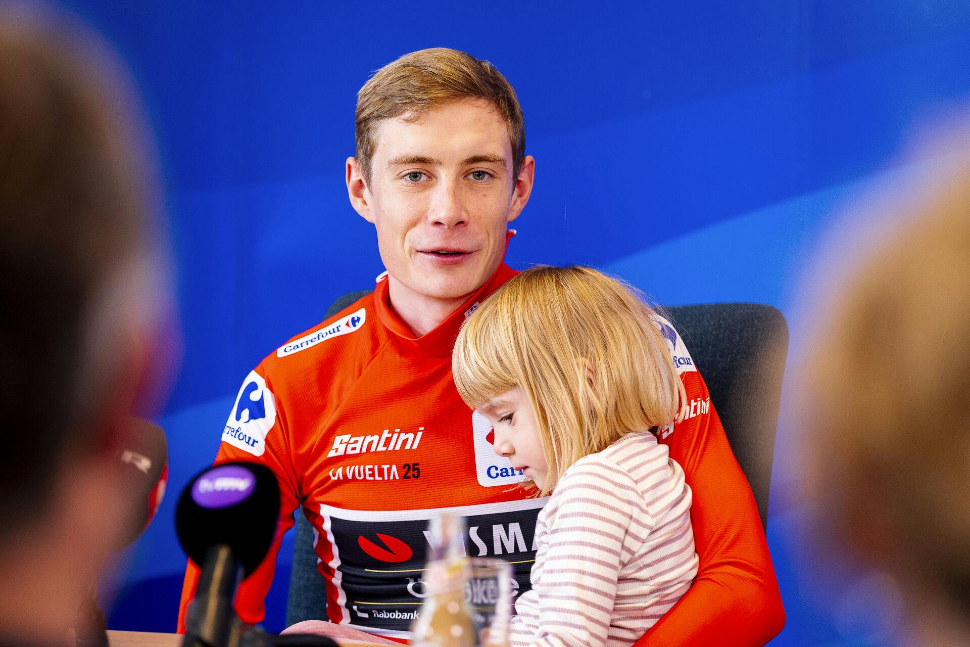 Jonas Vingegaard er udgået af linjeløbet ved EM i Frankrig.