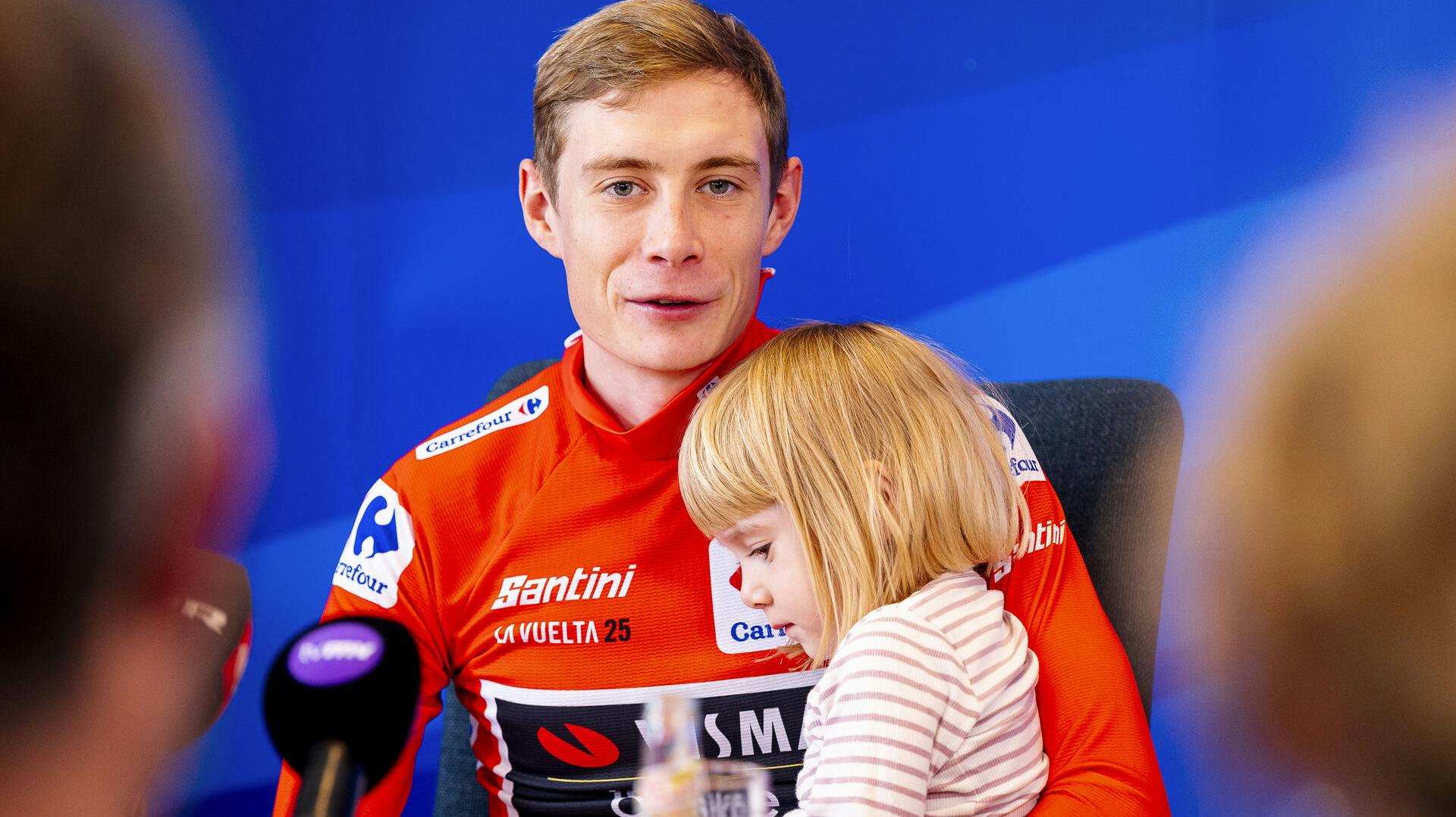 Jonas Vingegaard er udgået af linjeløbet ved EM i Frankrig.