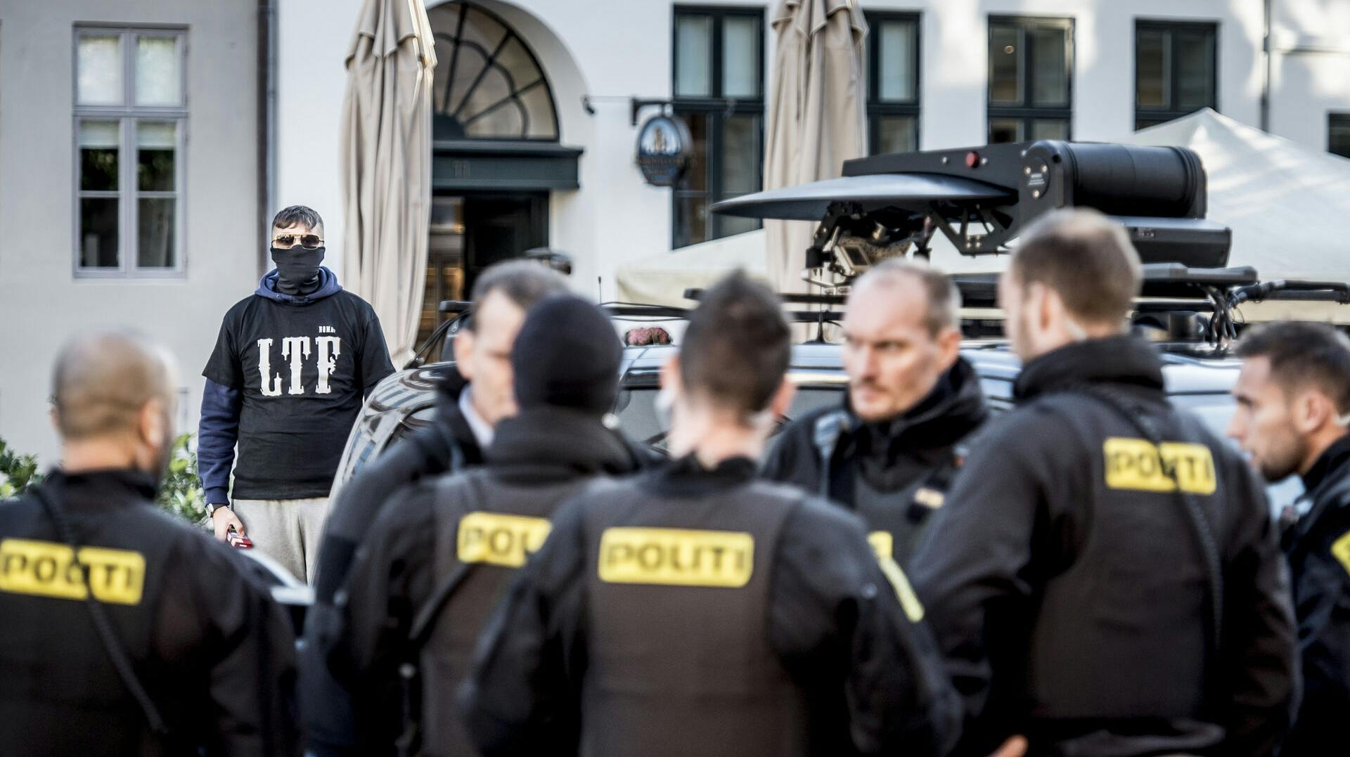 Målet for drabet var angiveligt et uidentificeret medlem af den forbudte bande Loyal To Familia (LTF).