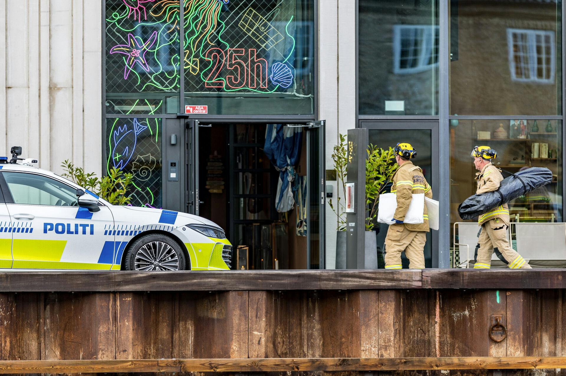 Københavns Politi og brandvæsnet er til stede på Papirøen i København.