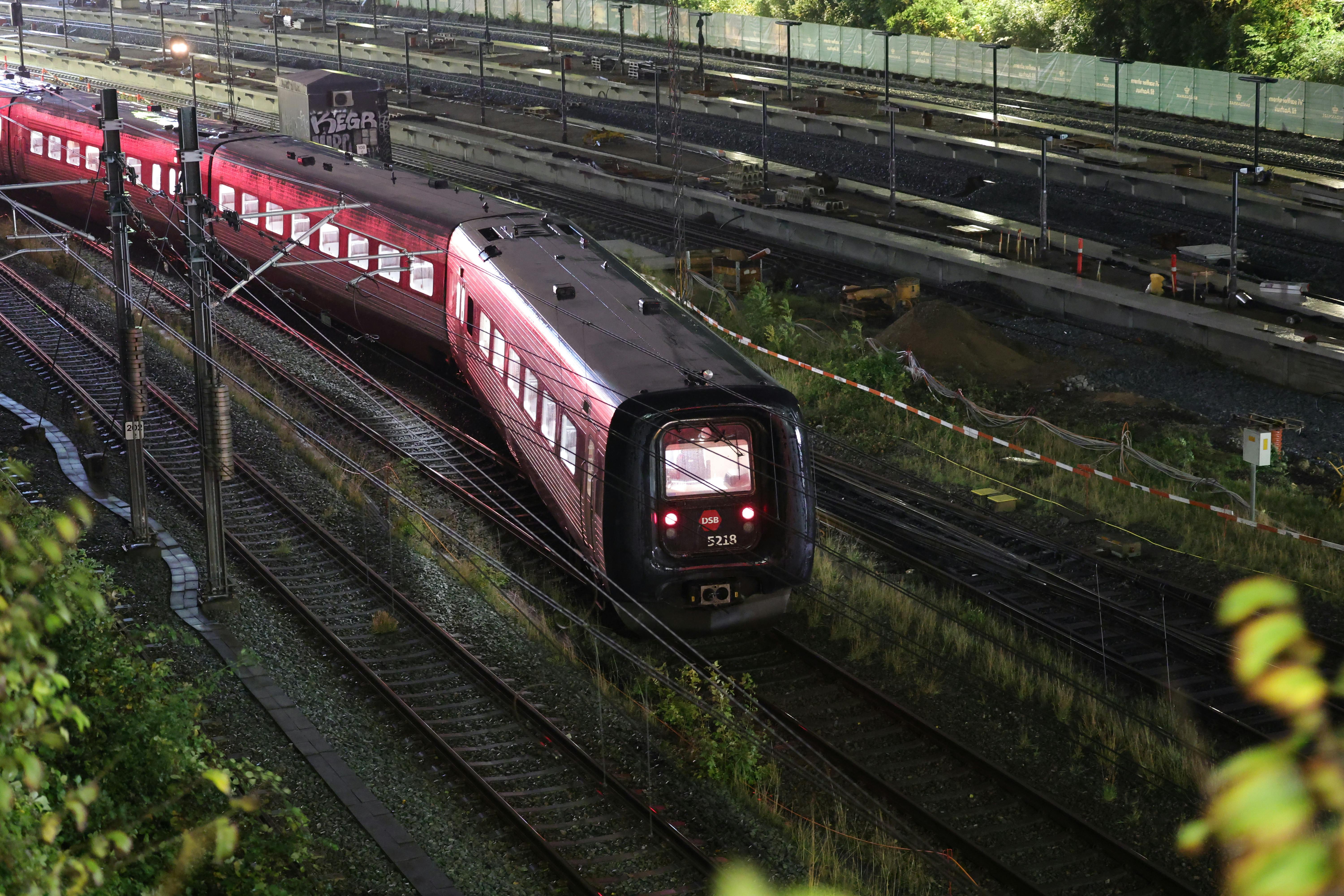 Toget blev afsporret ved indkørslen til Aarhus Banegård.