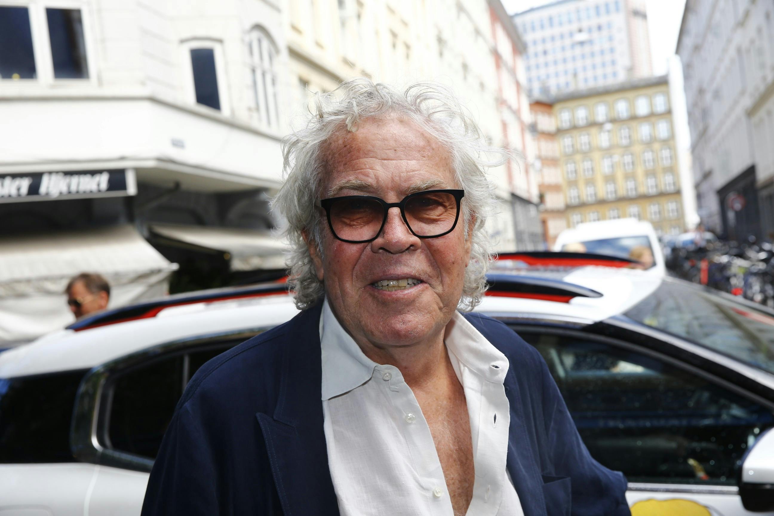 Jørgen Leth lægger ikke skjul på, at han har været utro flere gange. Nogle gange har han endda fjernet "bevismaterialet" for utroskabet.