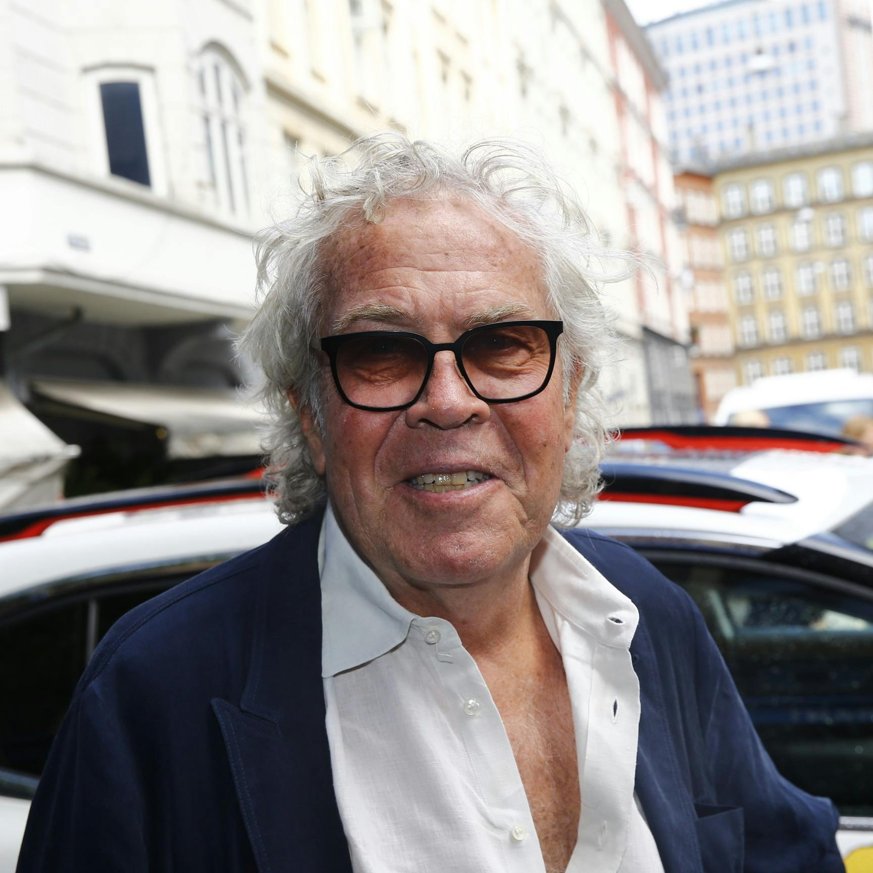 Jørgen Leth lægger ikke skjul på, at han har været utro flere gange. Nogle gange har han endda fjernet "bevismaterialet" for utroskabet.