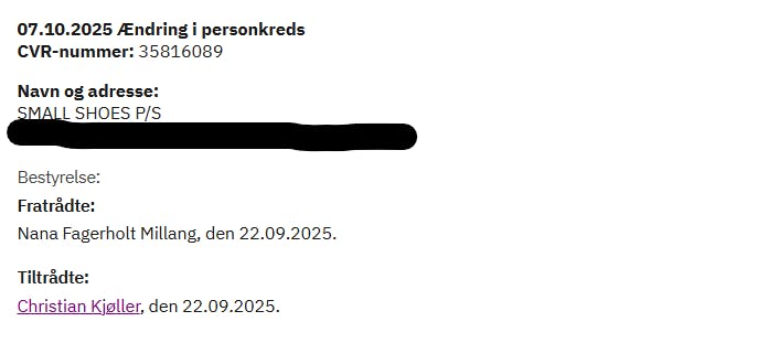 Først 7. oktober har Small Shoes meldt ændringerne ind til virksomhedsregistret. Men ifølge firmaet er det sket 22. september - dagen inden DR meldte fyringen af Jonatan Spang ud.