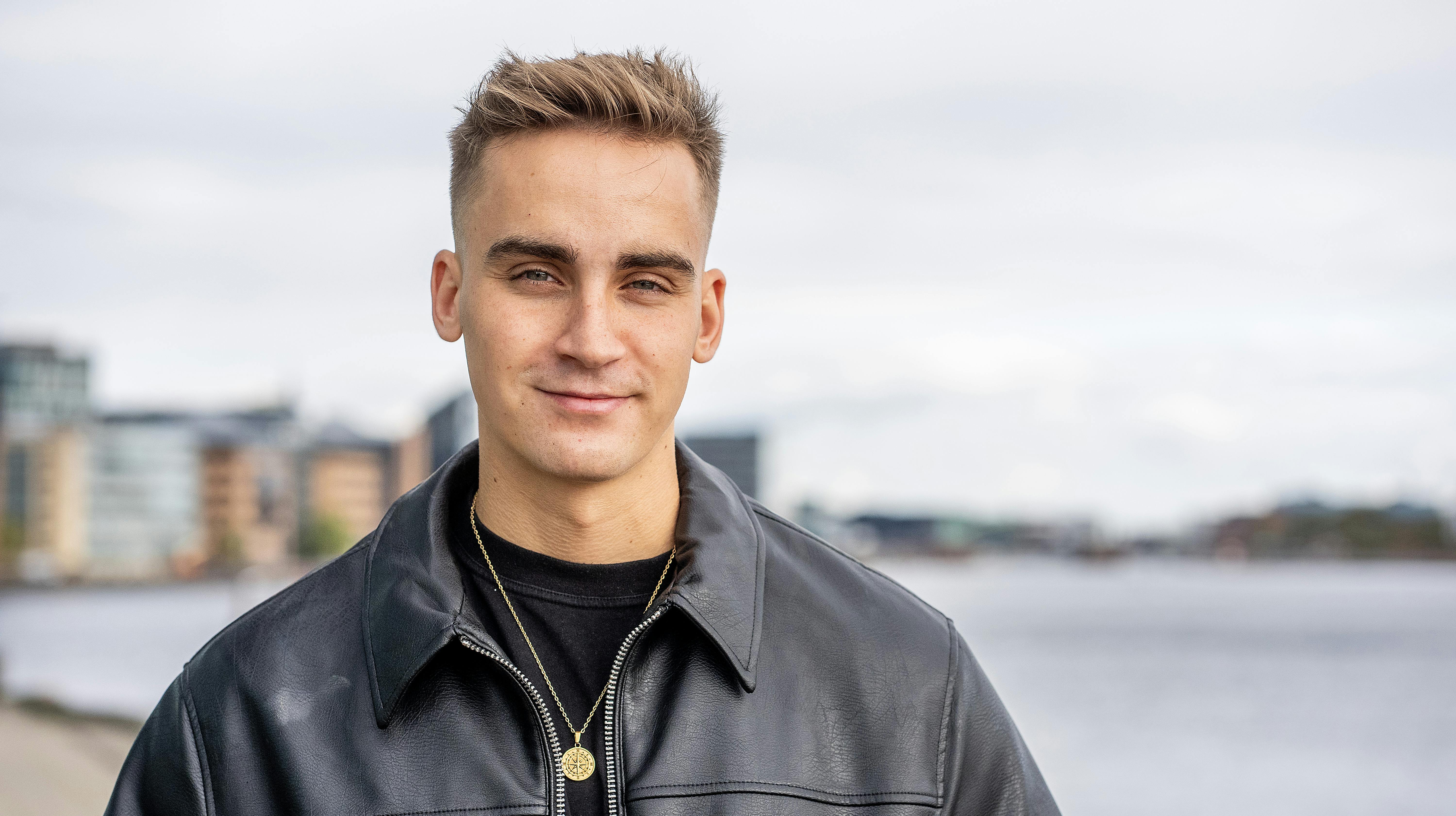 Nu har han fundet kærligheden.