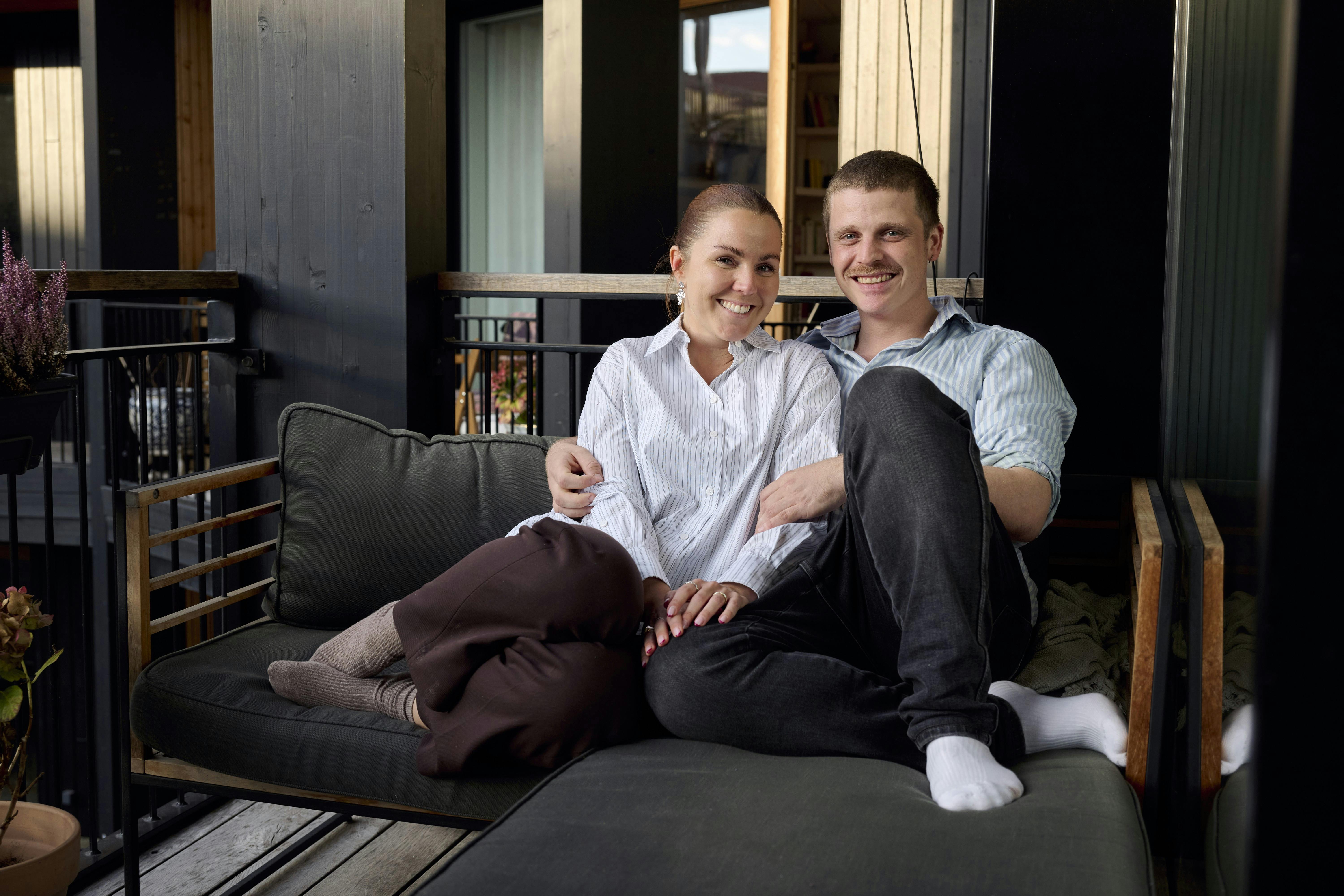 Amalie Klæstrup og Otto Olrik flytter snart sammen i hendes lejlighed på Vesterbro i København.