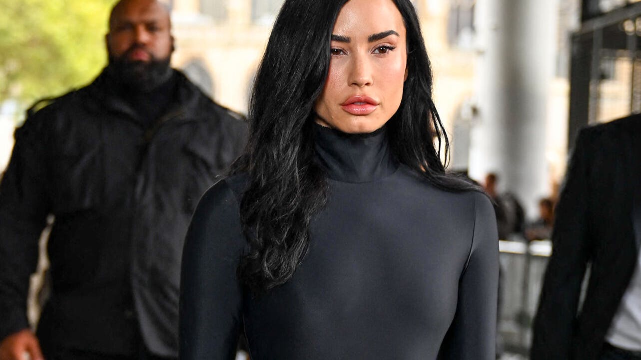 Demi Lovato aux arrivées au défilé COPERNI