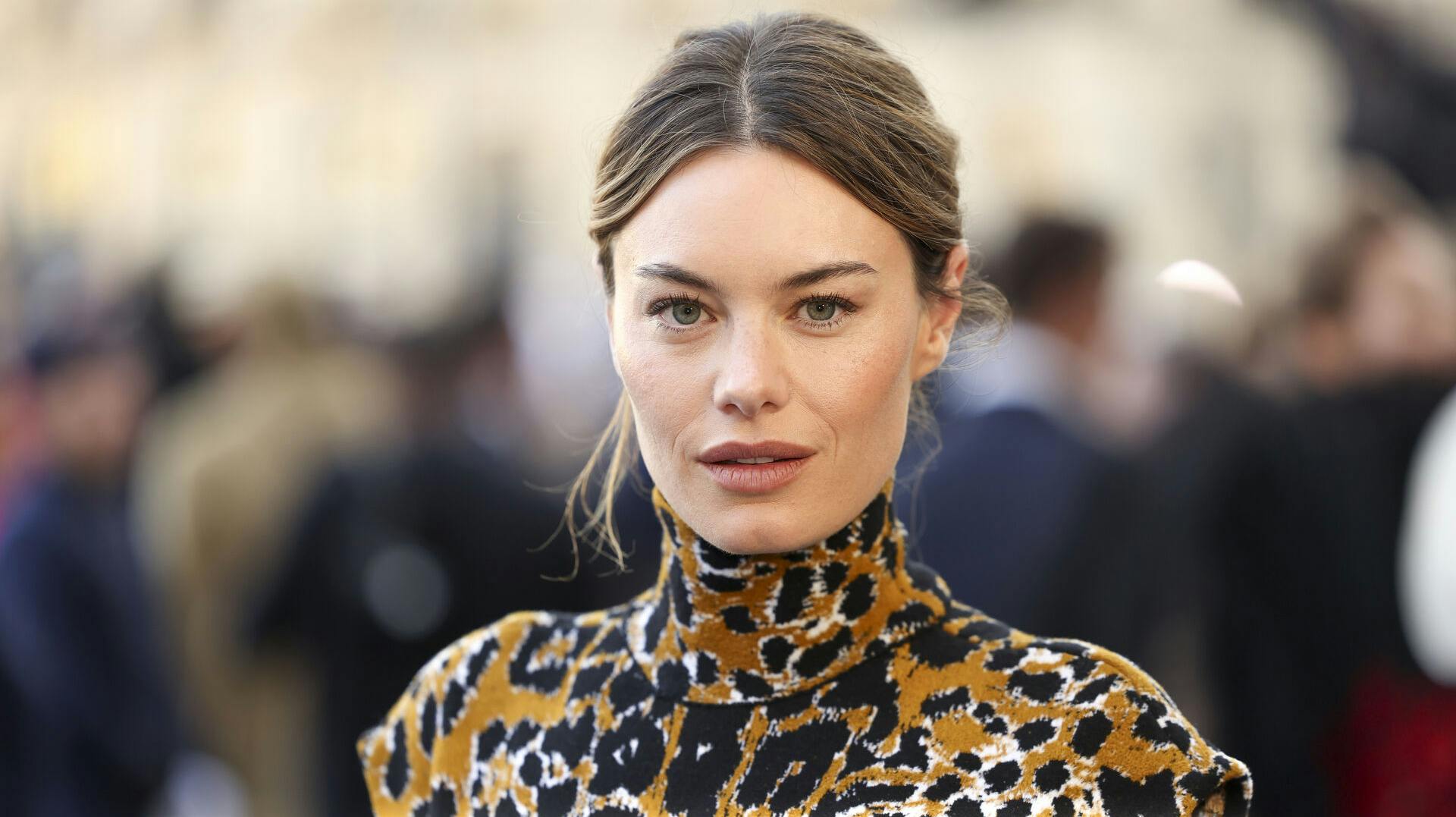 Camille Rowe er gravid med sit første barn.