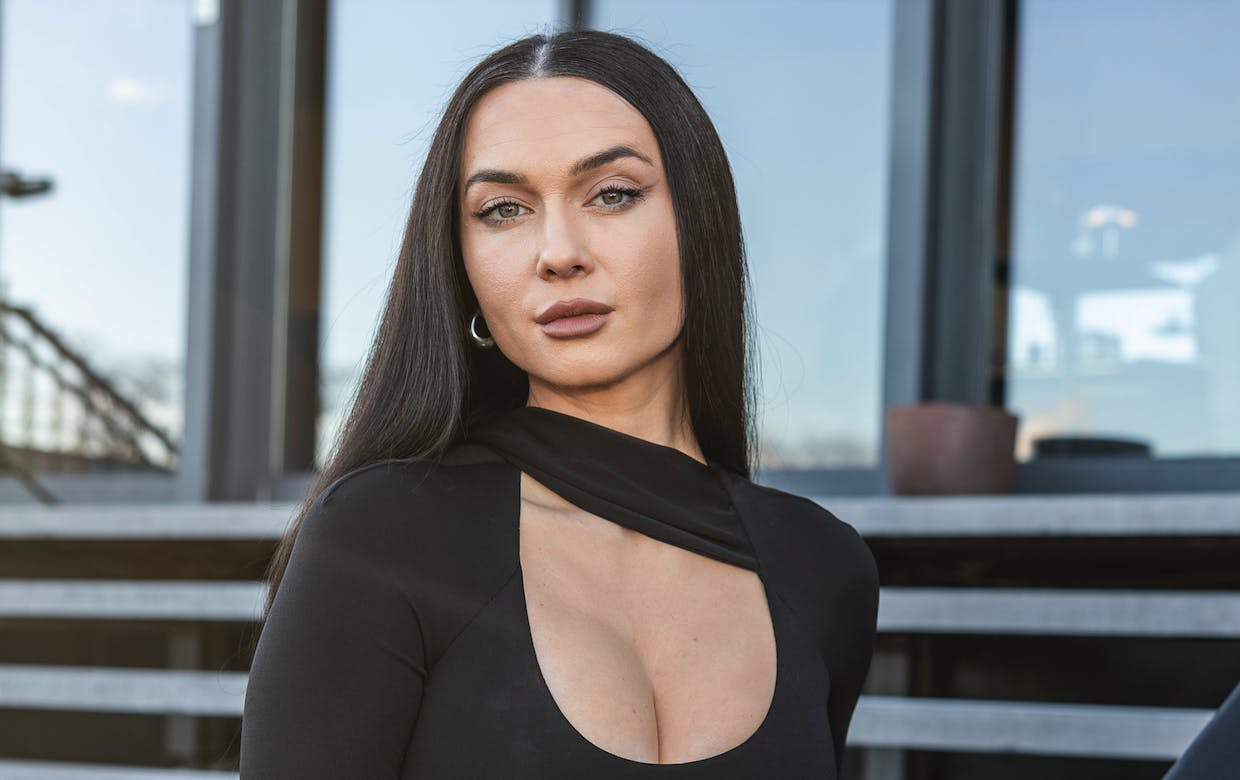 Irina Olsen stråler i frække undertøjsbilleder på Instagram.