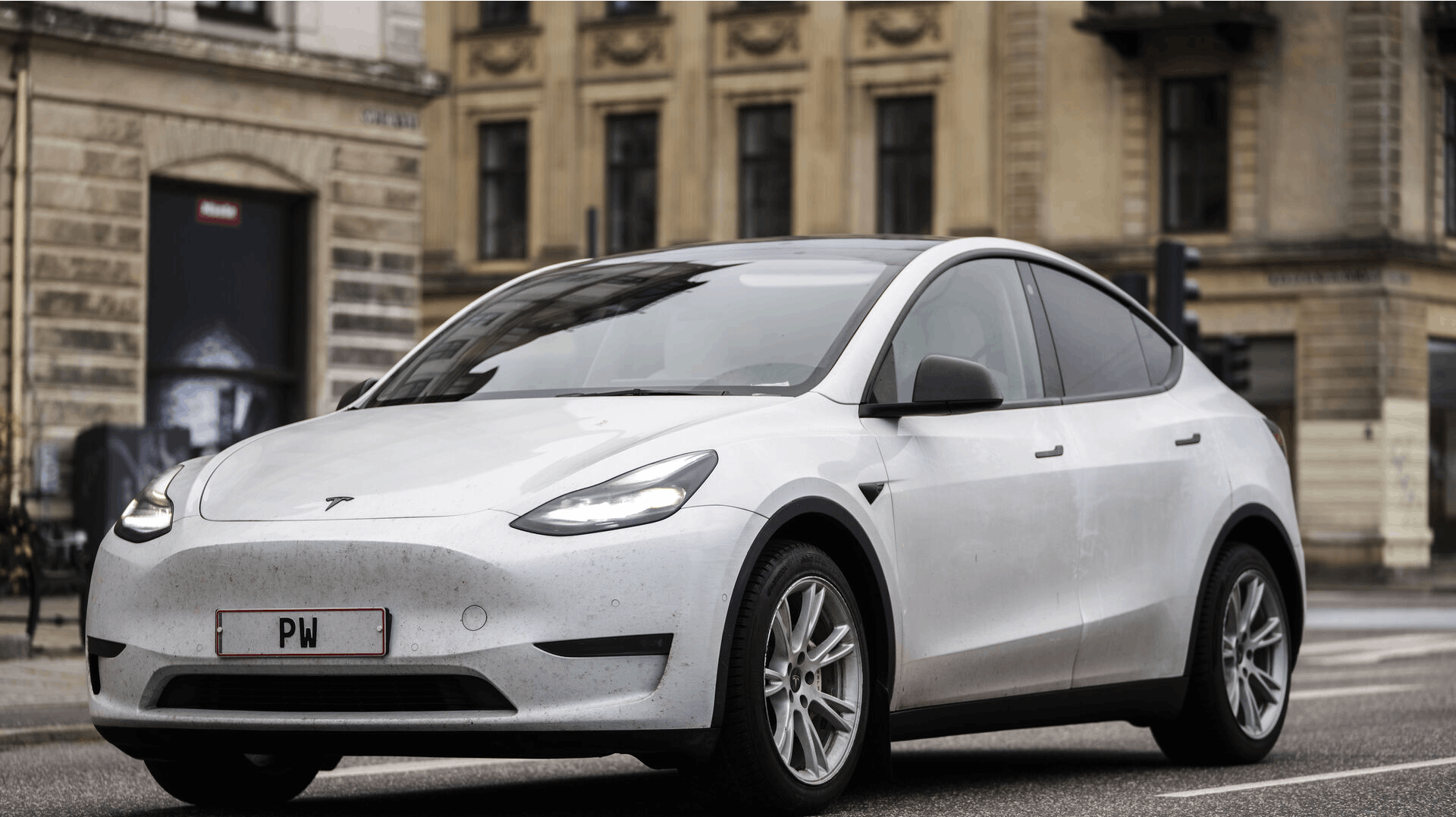 Tesla på Østersøgade i København mandag den 27. november 2023. (Foto: Thomas Traasdahl/Ritzau Scanpix)