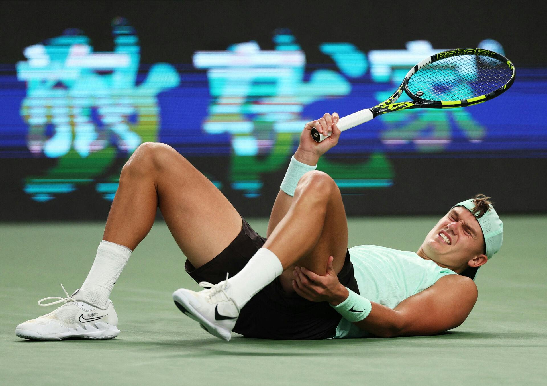 Holger Rune kæmpede atter med fysikken, og det blev altafgørende i nederlaget.