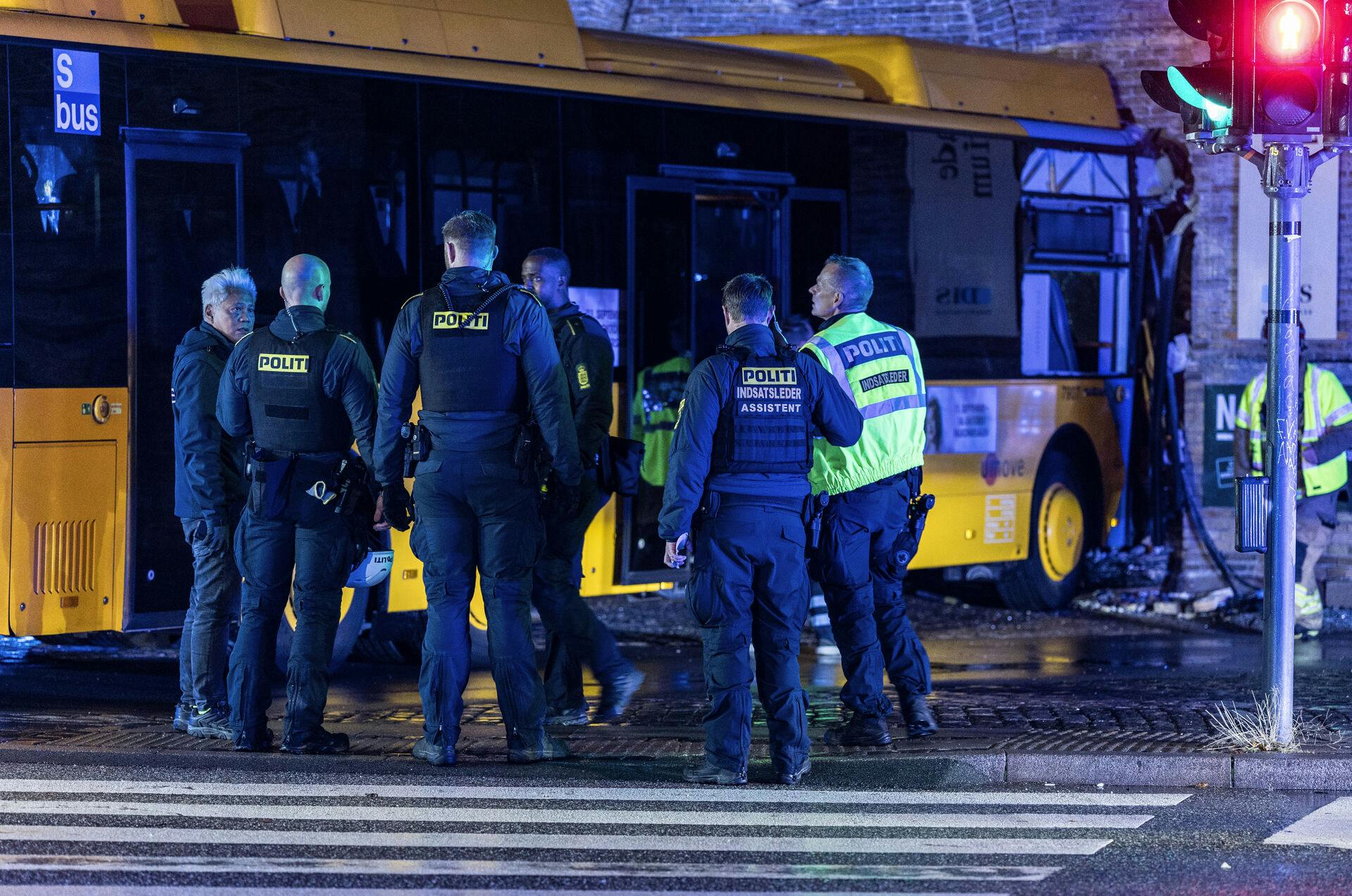 Politiet måtte hurtigt afspærre vejen. 