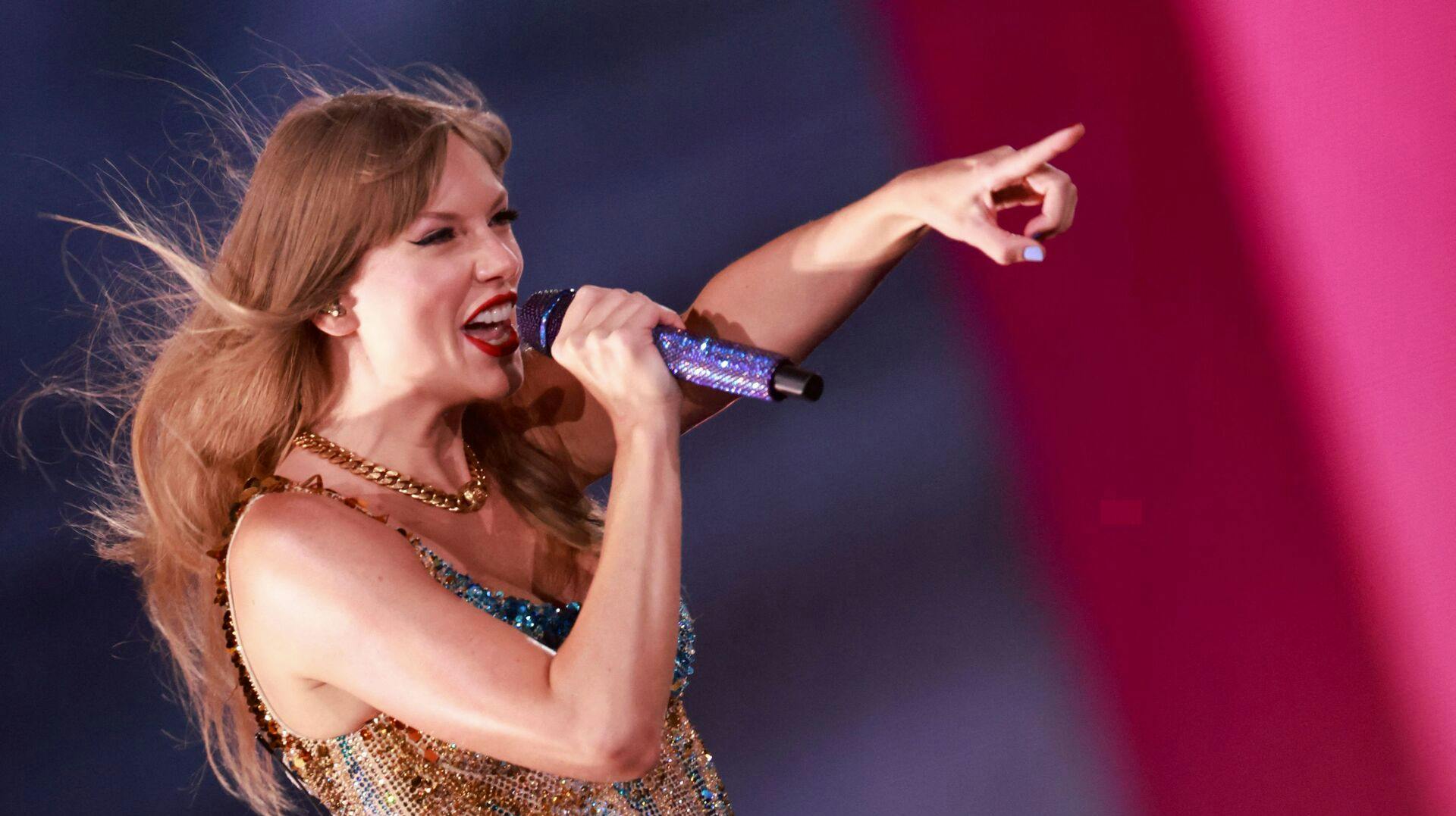 Taylor Swift lover, at fansene kommer med bag scenen til den store turné.