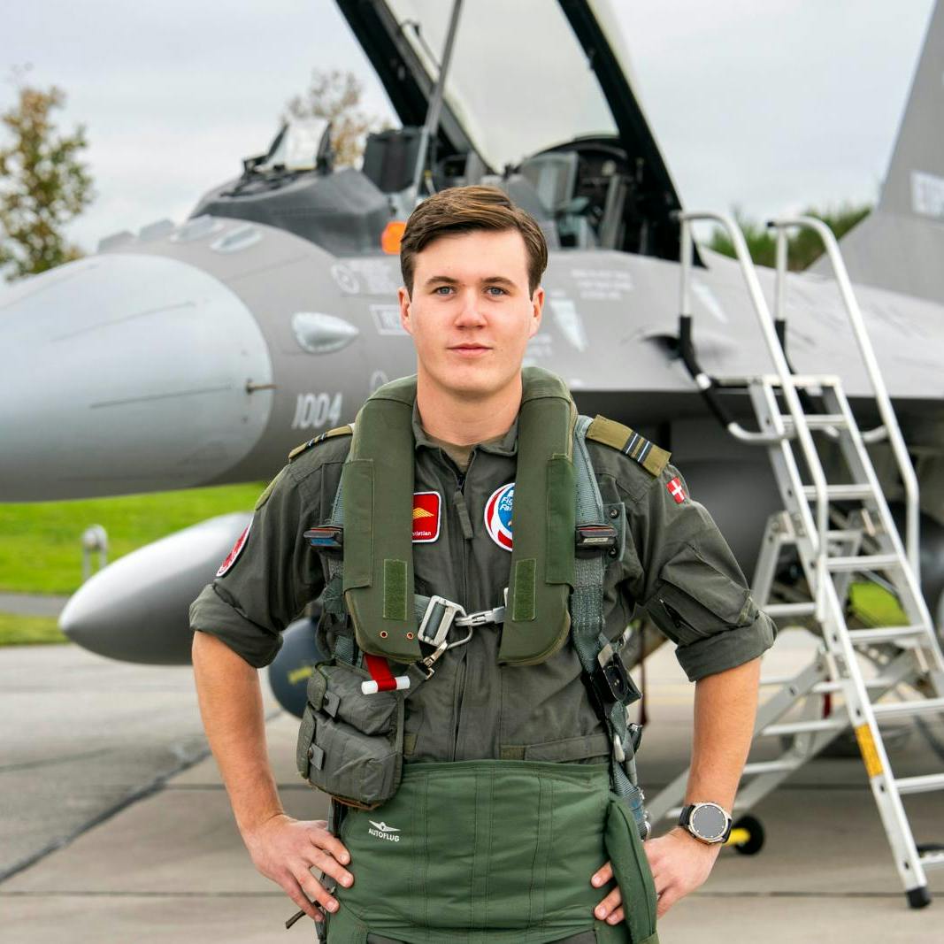 Kronprins Christian gav den gas i flyet.
