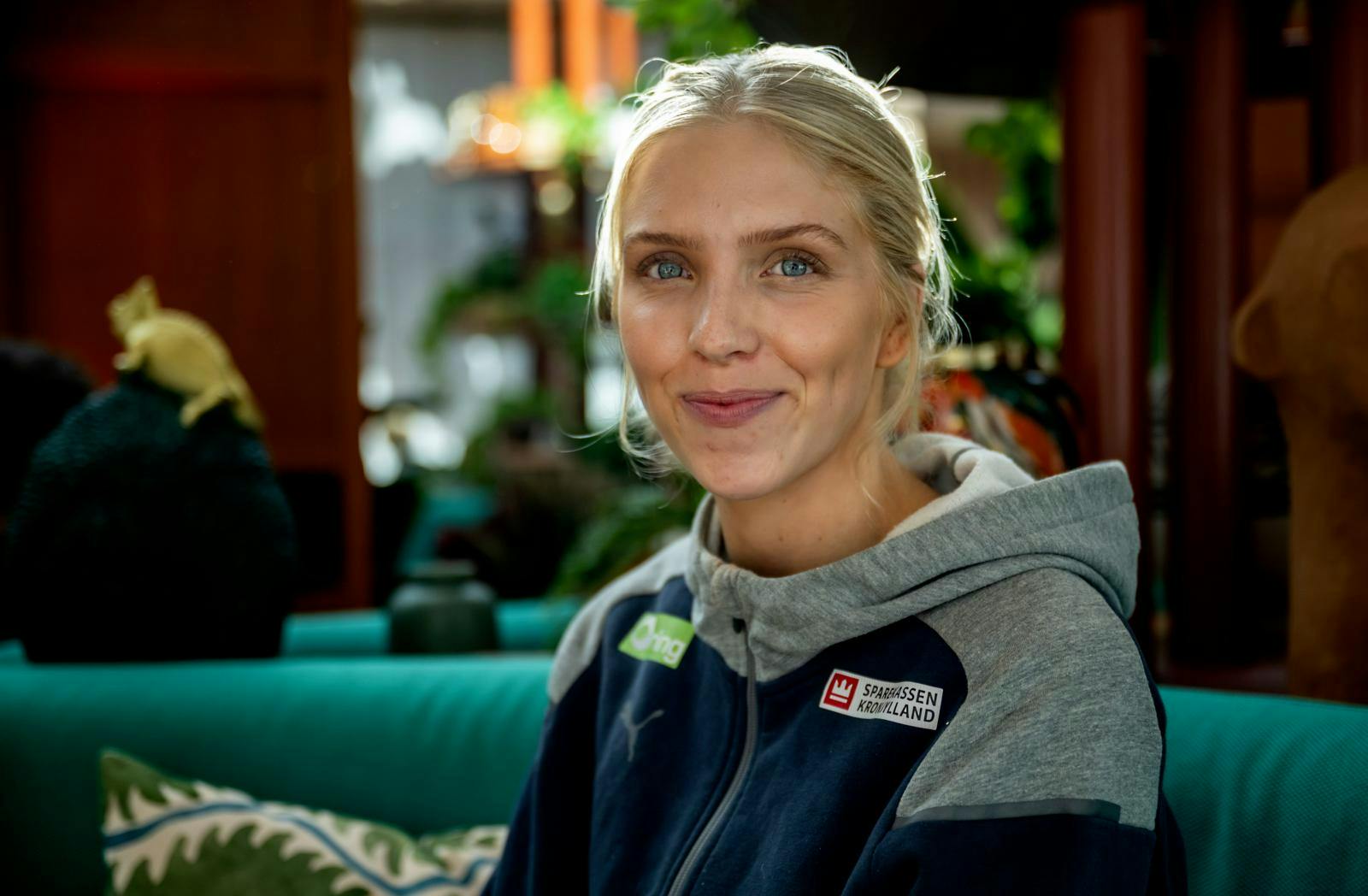 Julie Scaglione er kærester med August Priske. Og det har de været i et stykke tid. 