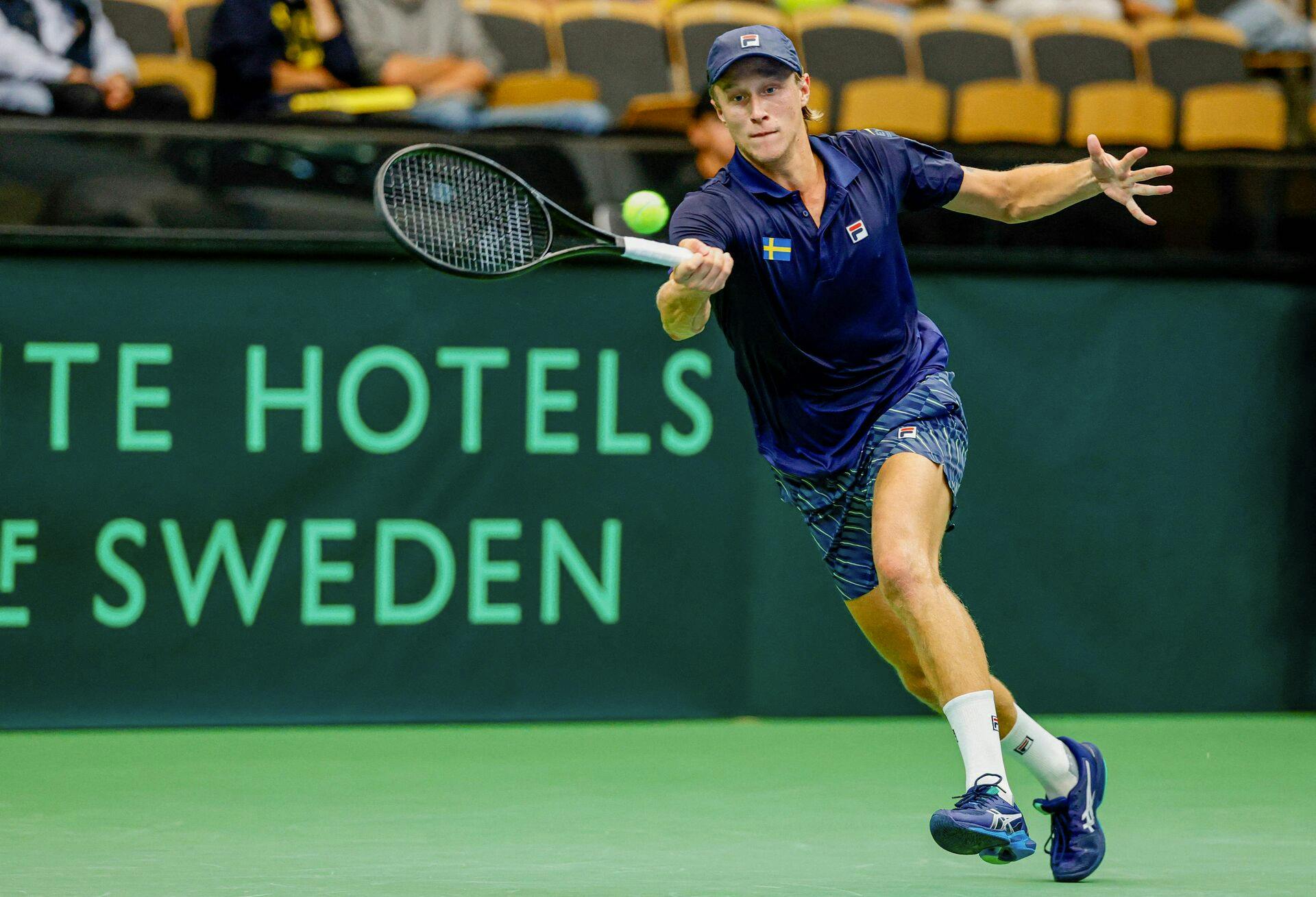Leo Borg følger i sin fars fodspor på tennisbanen, men forhåbentligt uden de dæmoner som i årevis ødelagde livet for hans far.