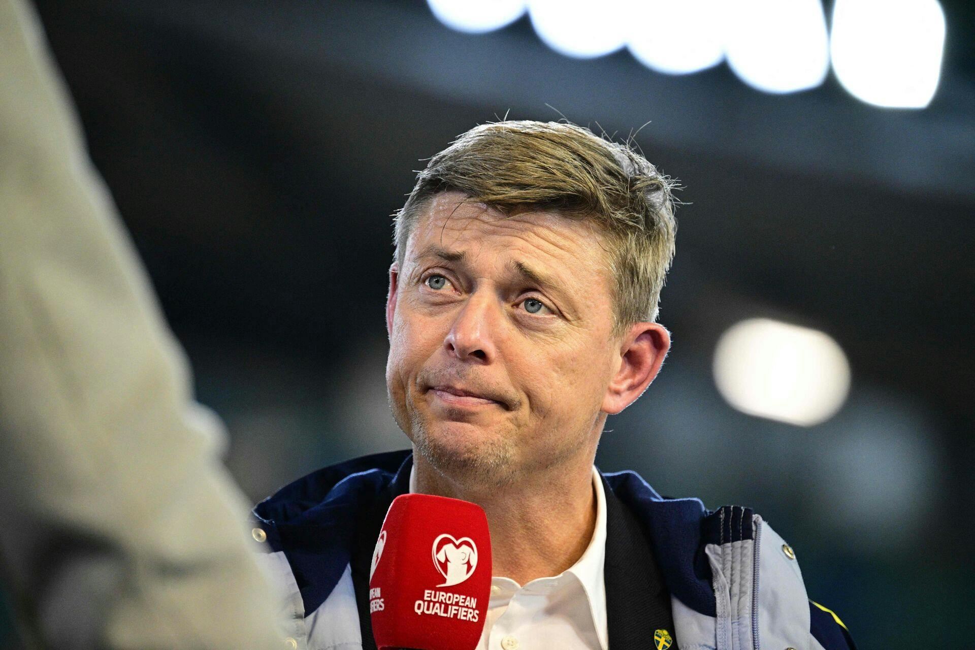 Jon Dahl Tomasson og det svenske fodboldlandshold tabte skuffende 1-0 på hjemmebane mod Kosovo. 