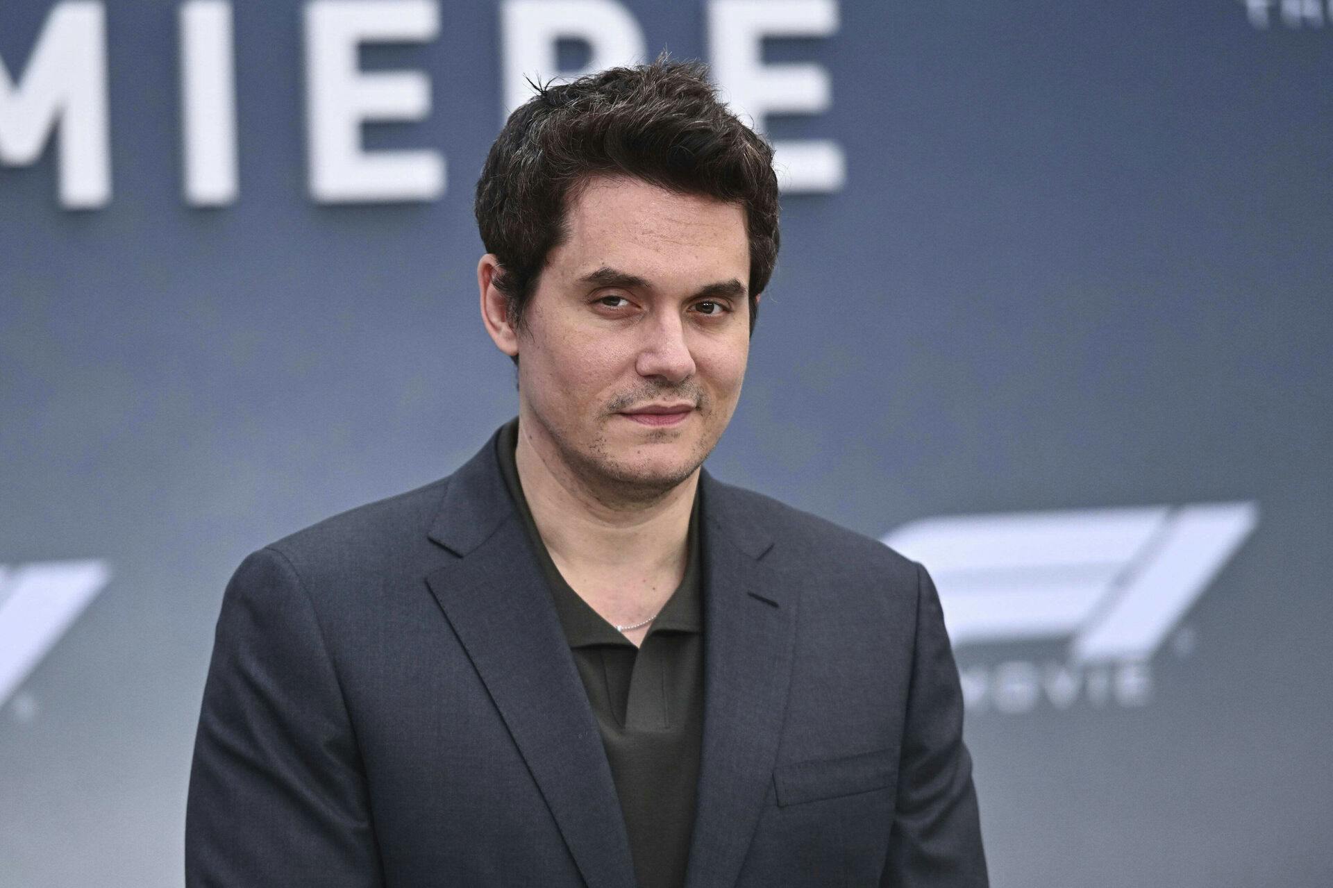 John Mayer stod for at invitere hende ud.