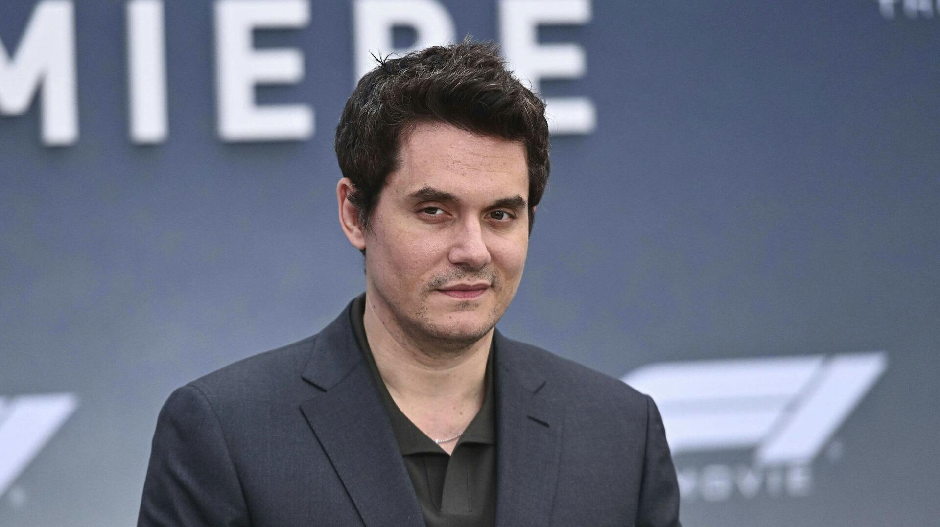 John Mayer stod for at invitere hende ud.