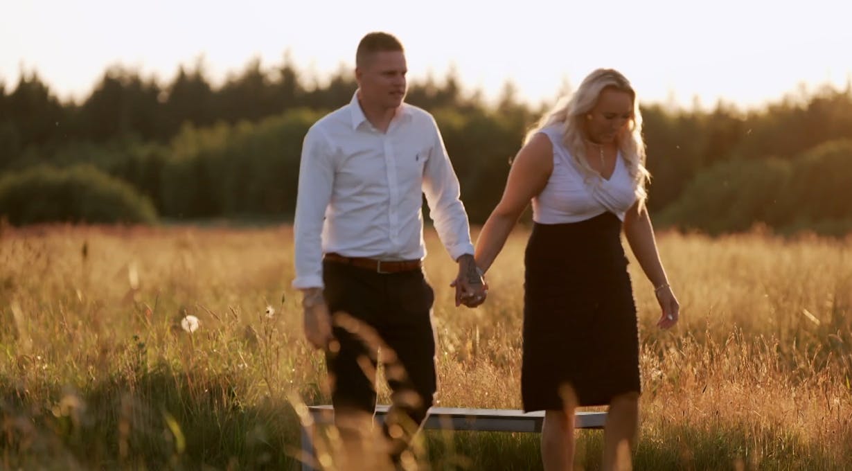 Der er romantik - og masser af flirt - i luften, da Kimi har Chris med på romantisk weekend i "Landmand søger kærlighed".