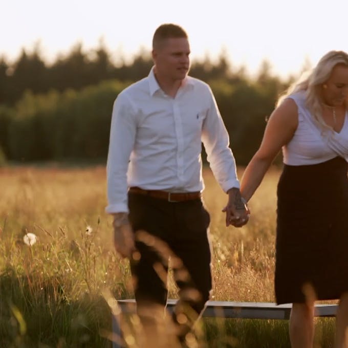 Der er romantik - og masser af flirt - i luften, da Kimi har Chris med på romantisk weekend i "Landmand søger kærlighed".