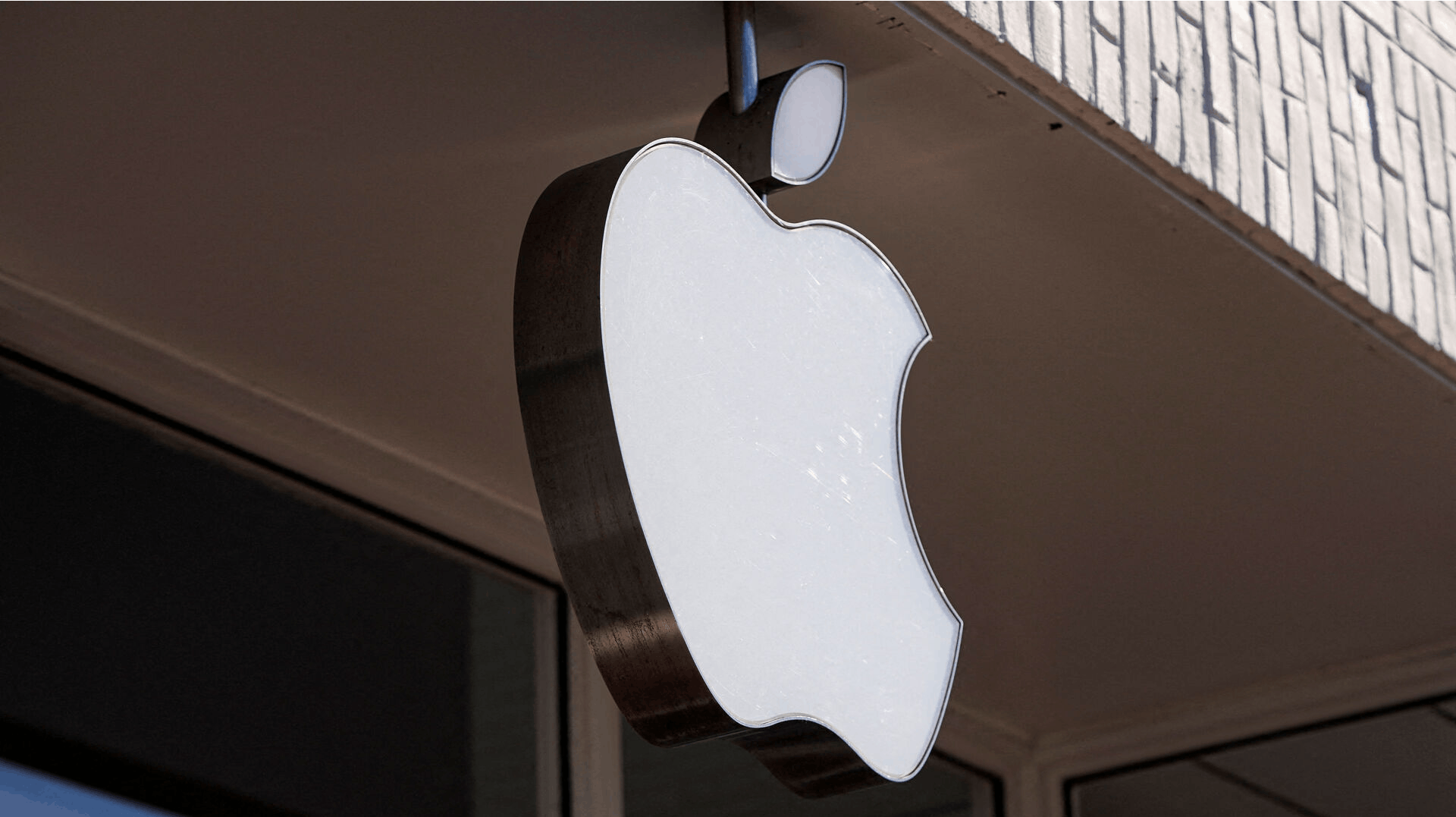 Apple kommer snart med et nyt produkt, og alt tyder på, det er en ny bærbar computer.