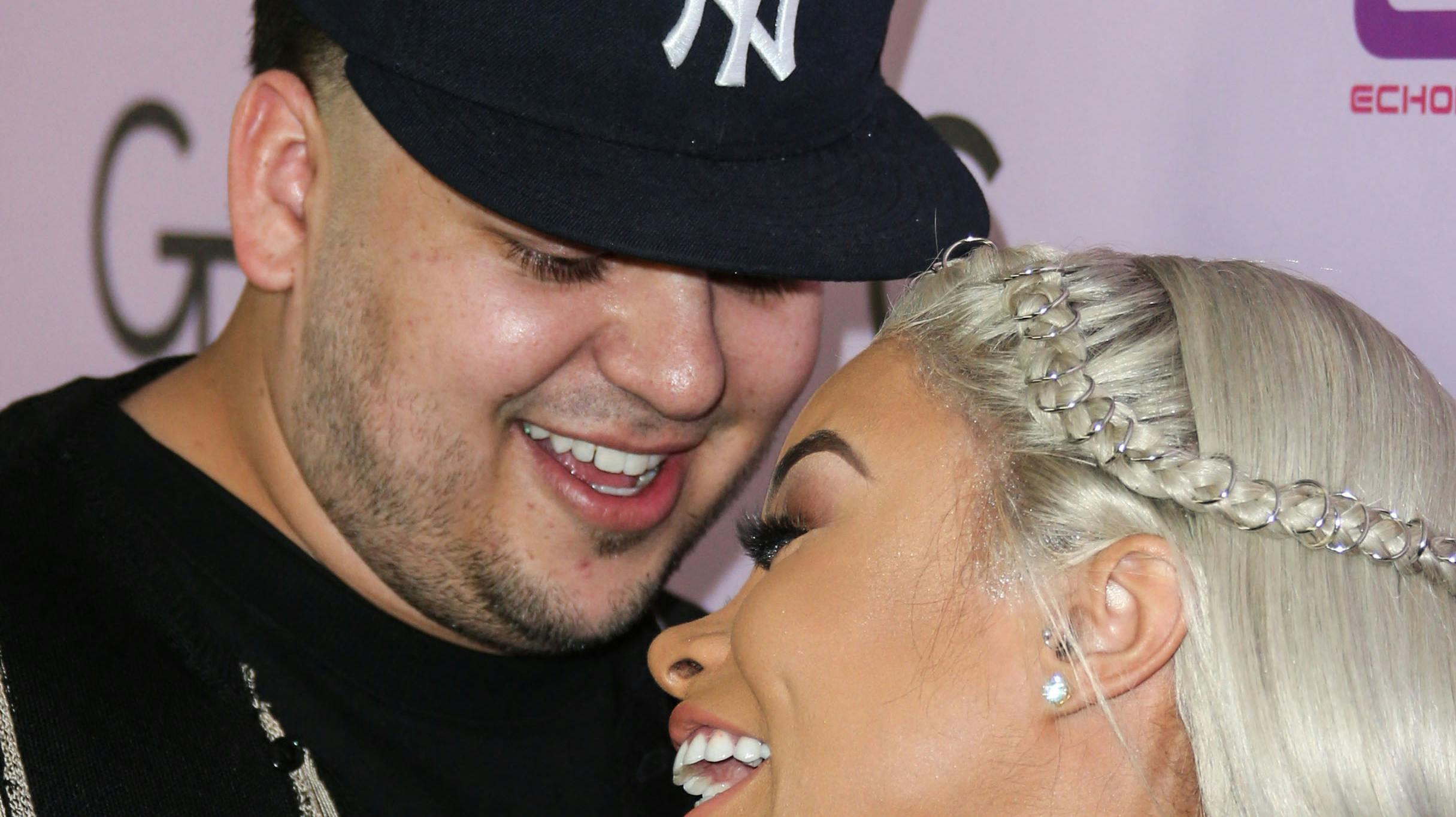 Rob Kardashian og Blac Chyna er her fanget sammen under lykkeligere tider. Og nu sætter et enkelt opslag på Instagram gang i "comeback-rygterne".