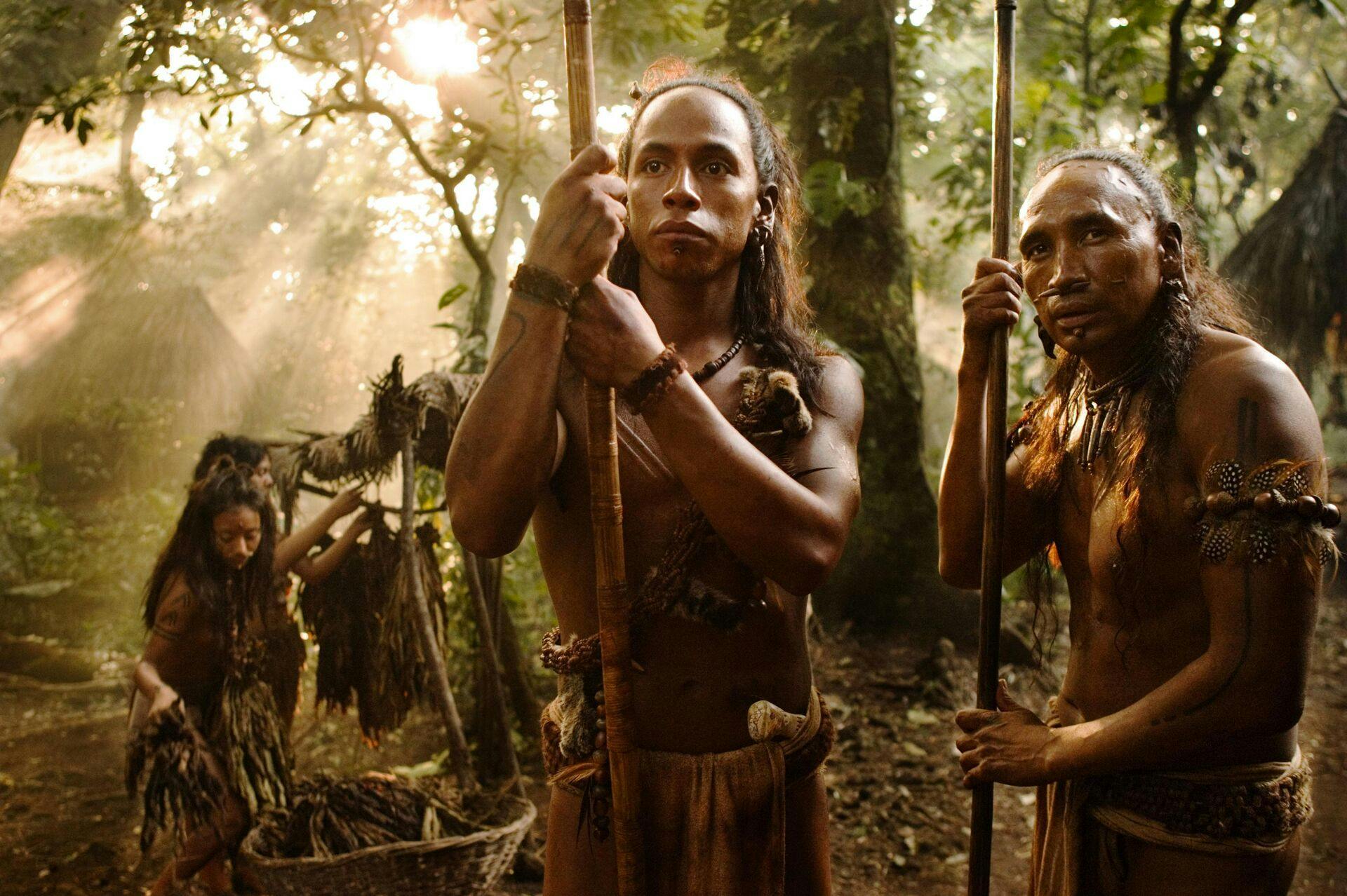 Rudy Youngblood ses her til venstre i sin rolle i filmen "Apocalypto". 