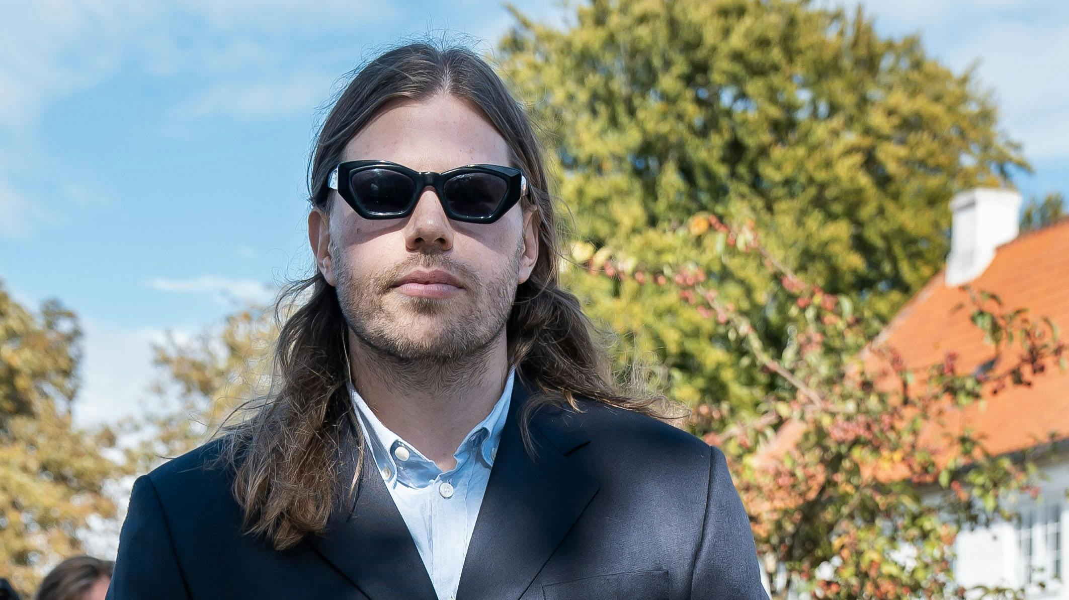 Vi er vant til at se Mikkel Hansen med langt hår. Men det er helt slut nu. Og årsagen bag hårskiftet er rørende.