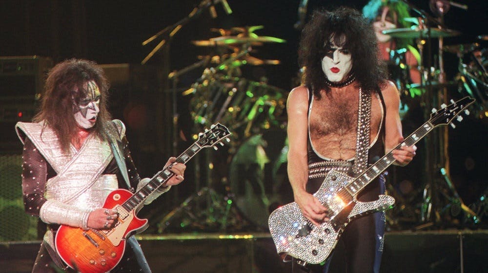 Paul Daniel Frehley (til venstre) ses sammen med Paul Stanley under en Kiss-koncert i New York i 1996. (Arkivfoto). - Foto: Todd Plitt/Ritzau Scanpix
