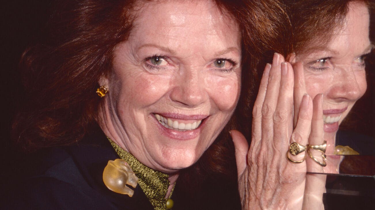 Samantha Eggar ses her i 2002.