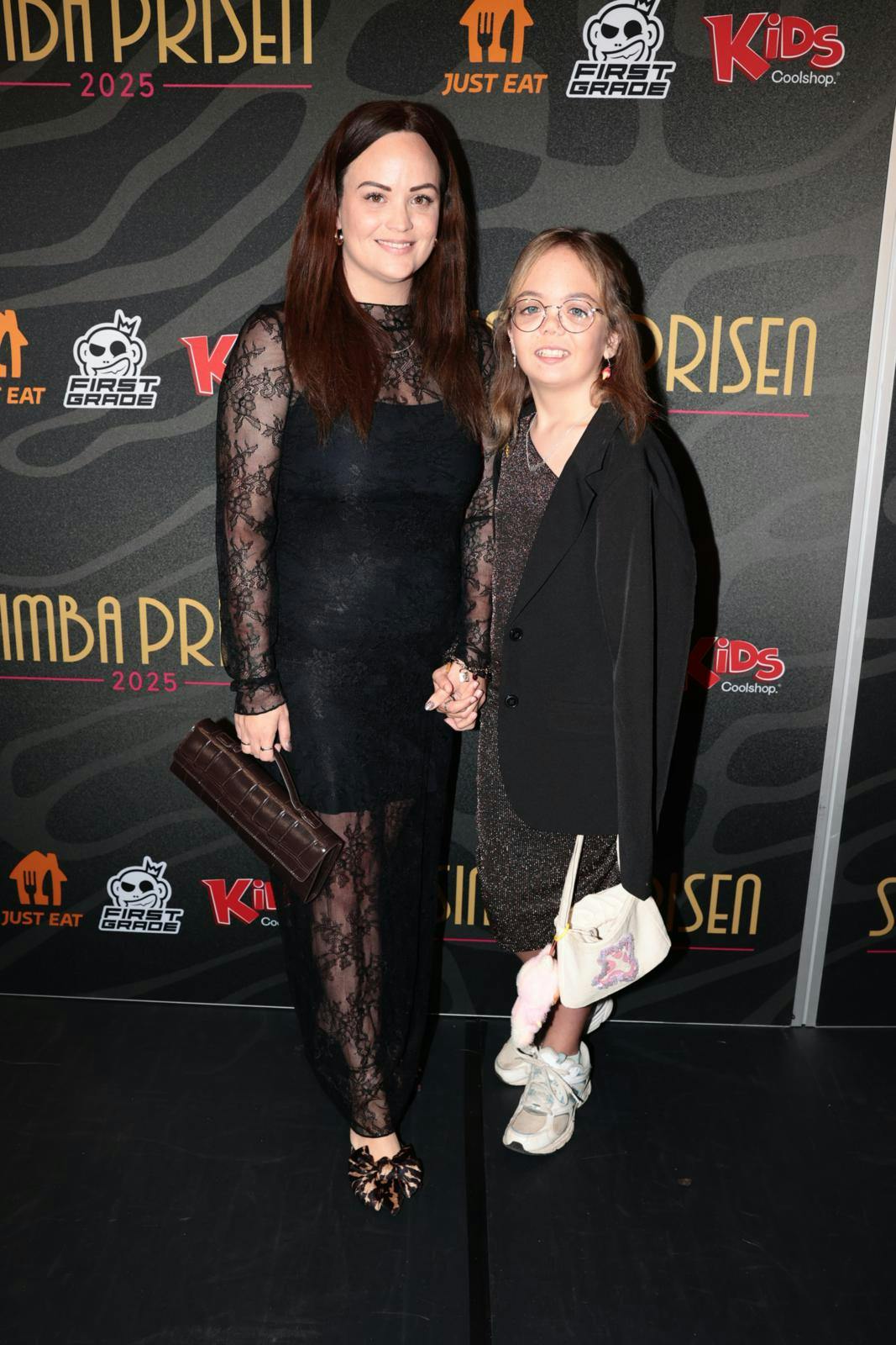 Karina og Nalina på den røde løber til Simba Prisen, hvor mor og datter bekræfter, at denne sæson i "De sjældne danskere" bliver den sidste. Og at beslutningen kom fra Nalina selv.