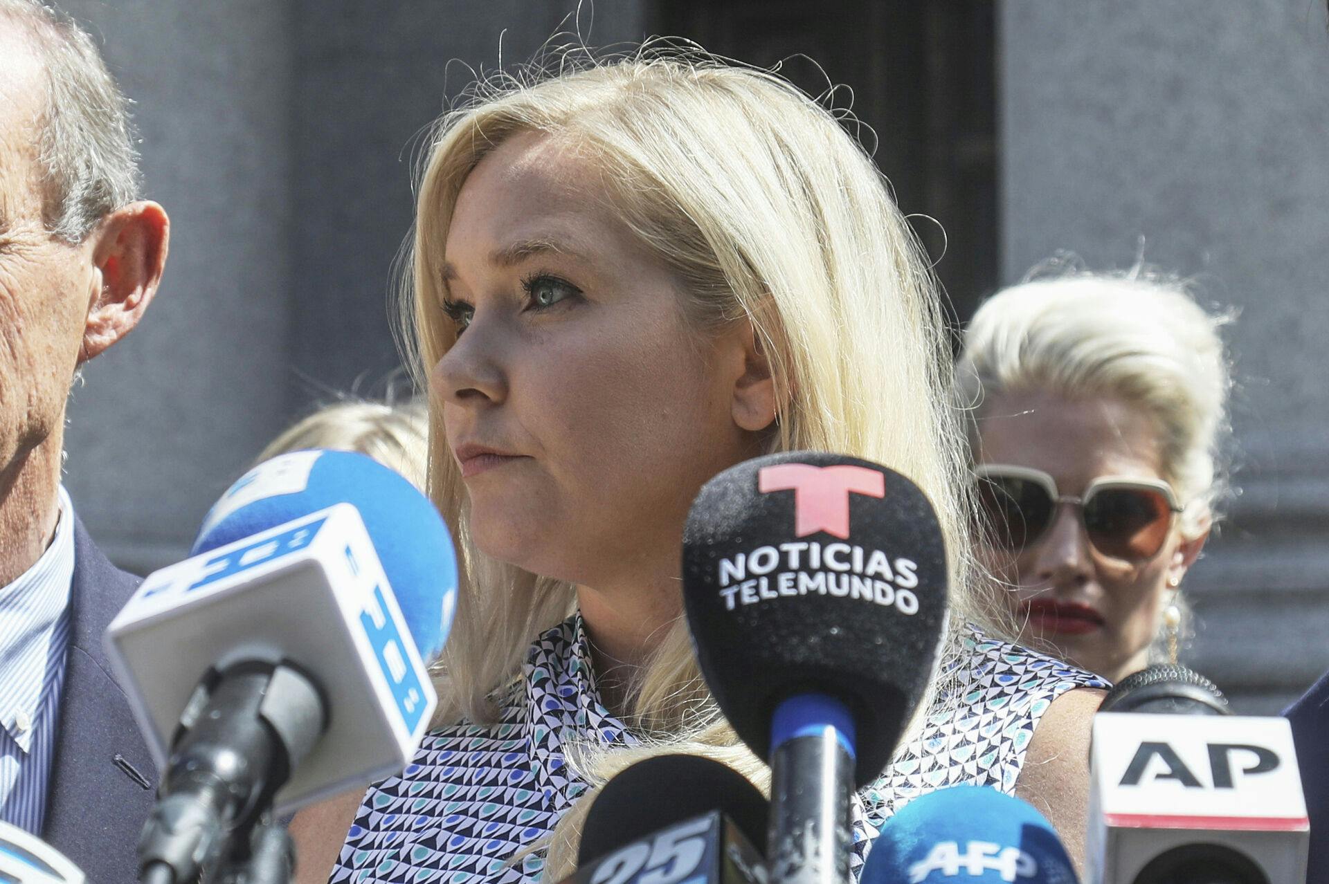 Virginia Giuffre beskyldte igen og igen prins Andrew for overgreb, indtil hun døde. Parterne indgik forlig i 2022, og nu udkommer hun med en ny bog fra graven.
