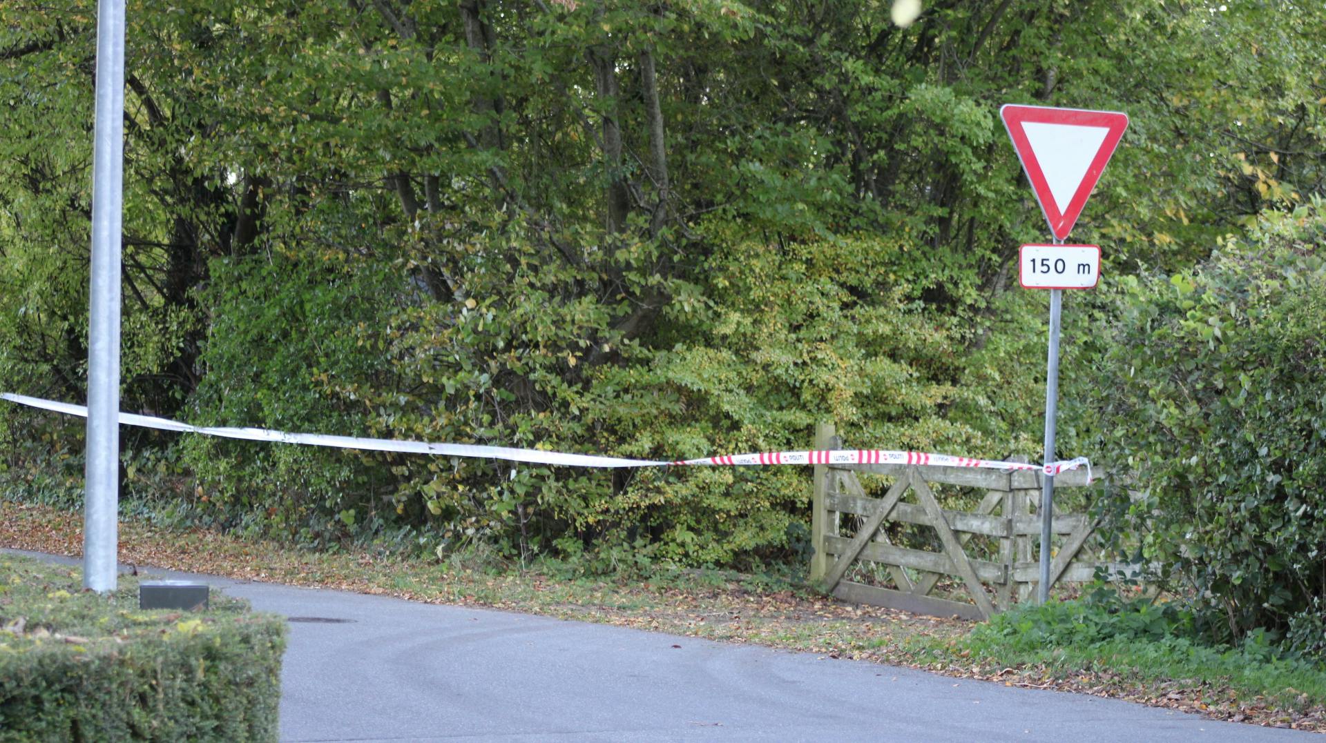 Politiet har fundet en pung nær det skelet, der søndag blev opdaget i Bukkemose Skov på Als. 