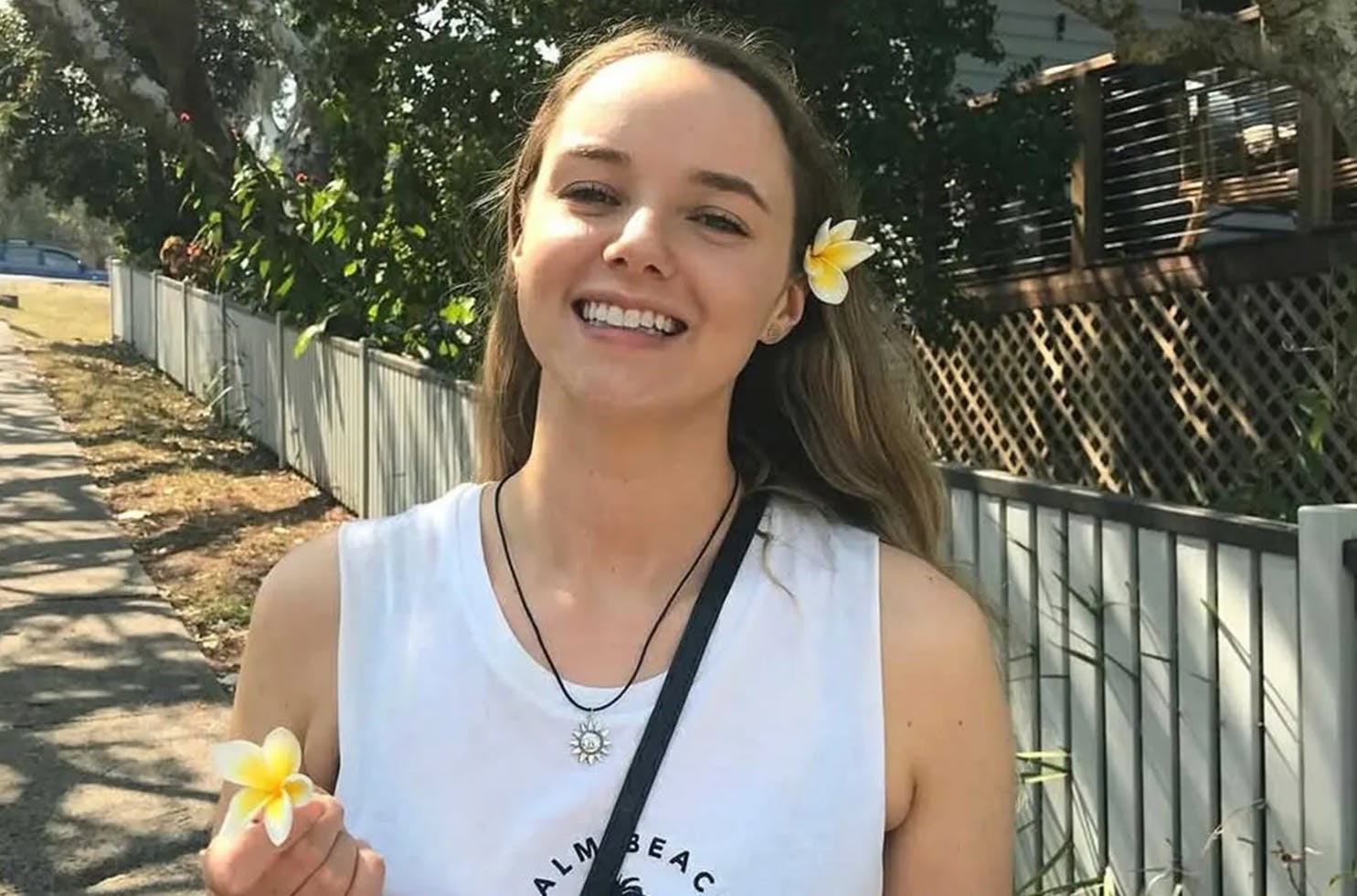 Den australske influencer Stacey Hatfield er død – kort efter hun havde født sit første barn, en lille søn, derhjemme.