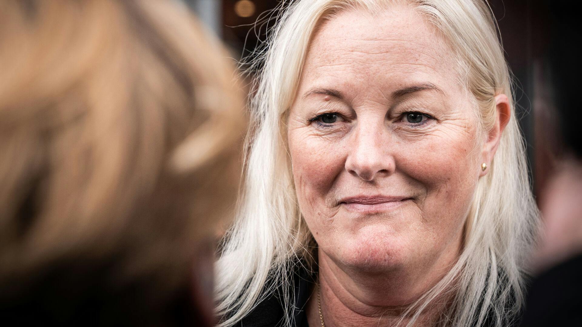 Forbundsformand i HK Anja C. Jensen møder pressen efter møde i forretningsudvalget i FH foran hovedkontoret på Islands Brygge, tirsdag den 2. maj 2023.