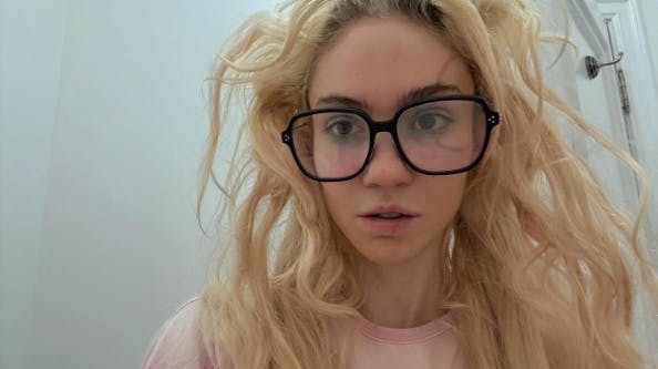 Her ses Grimes' nye tatovering.