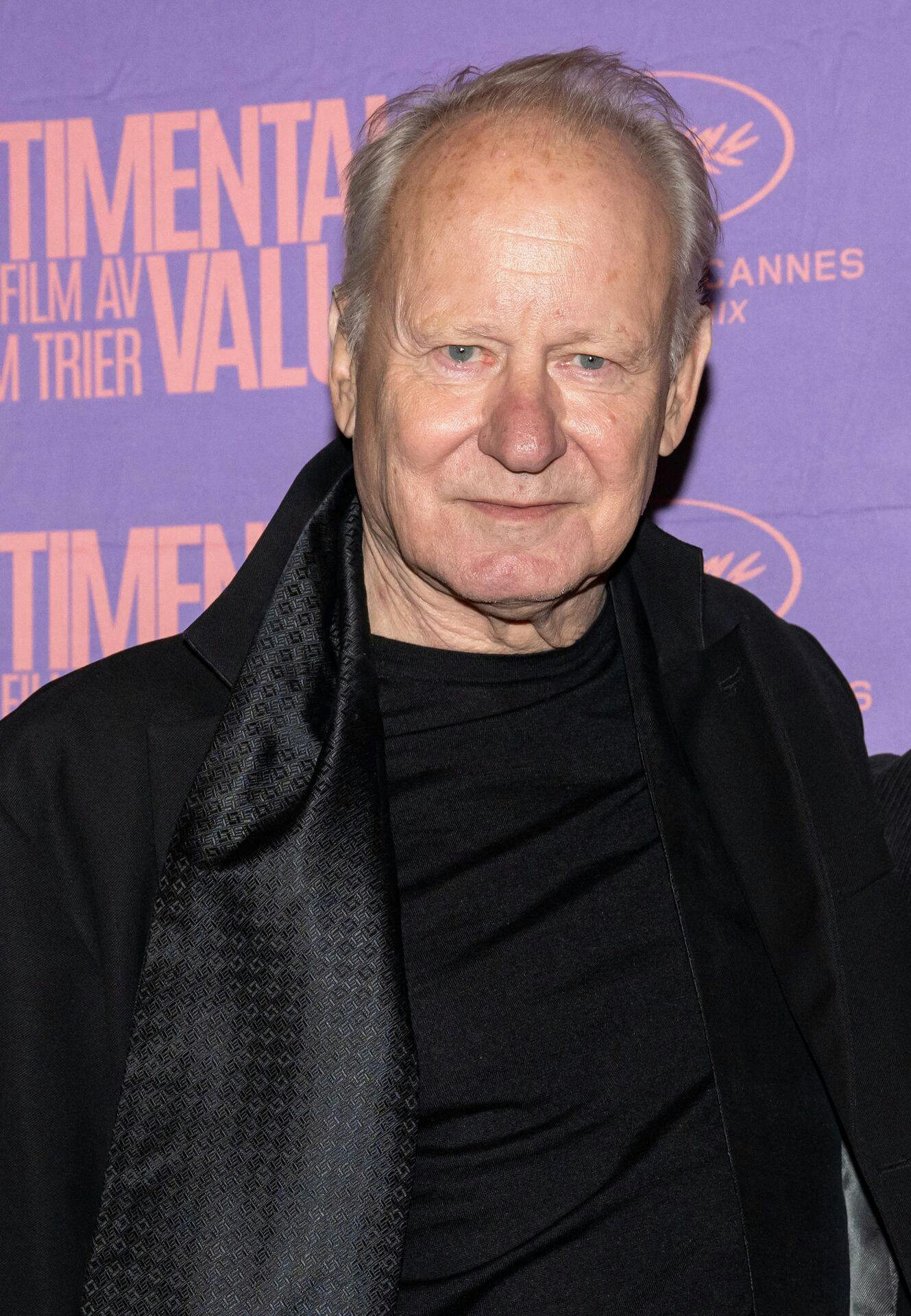 Stellan Skarsgårds søn bliver mobbet i skolen.