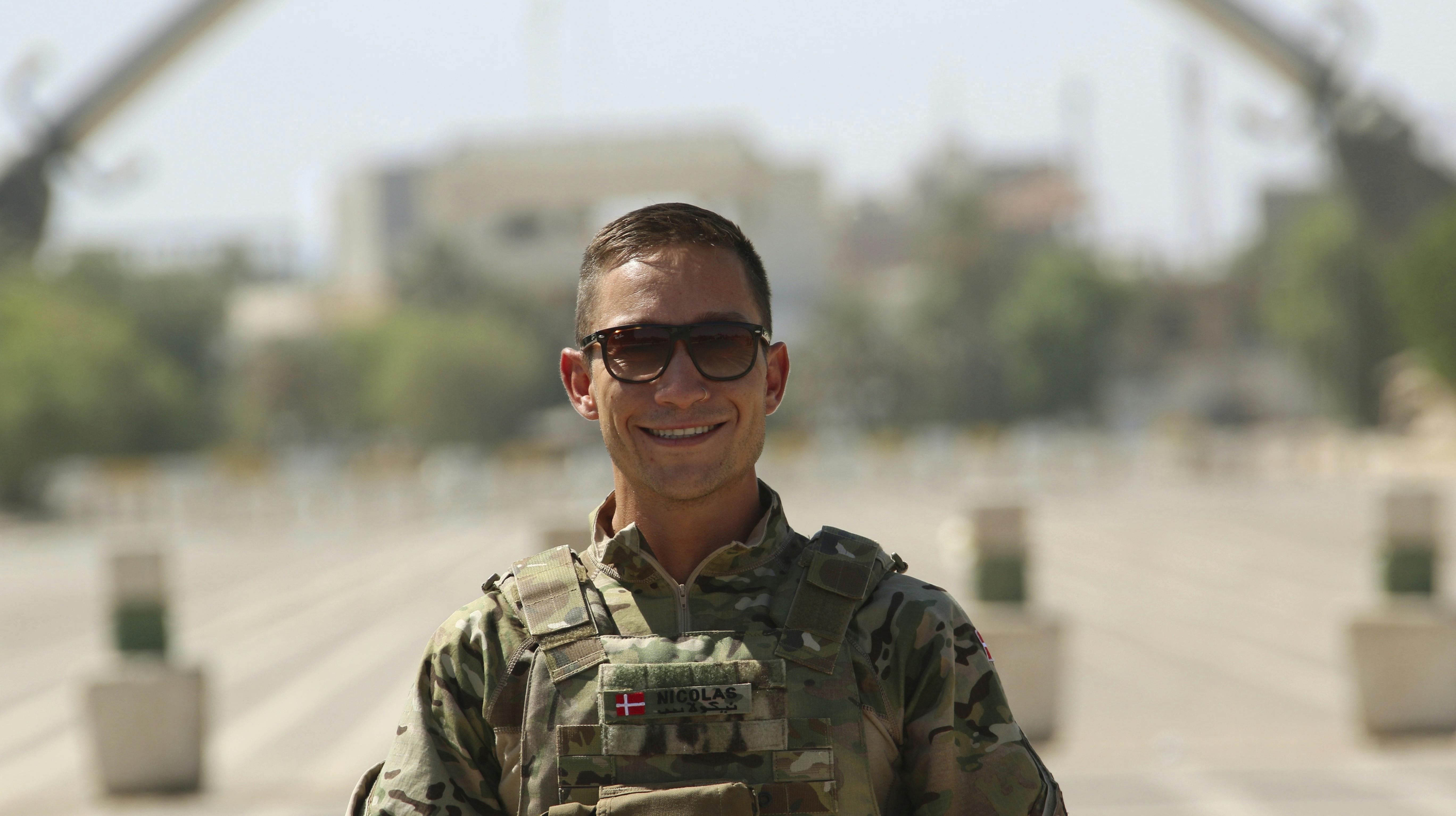 Bagedyst-deltageren Nicolas Correa Rasmussen, 39, har tidligere været udsendt som sygeplejerske til Kuwait og Baghdad, og han står stadig klar, hvis der bliver brug for det igen.– Jeg vil meget gerne tilbage og gøre en forskel, og jeg har også stadi
