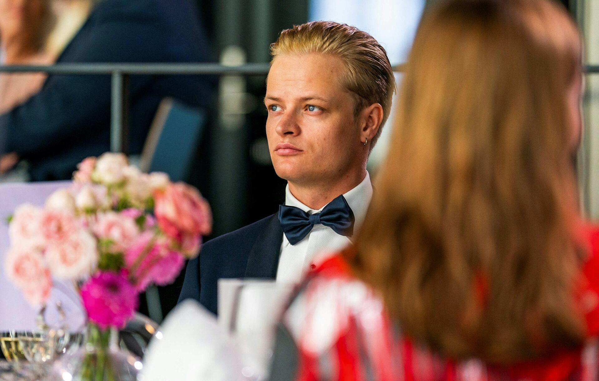 Nu går papprinsen Marius Borg Høiby rettens vej for at få stoppet bogen.